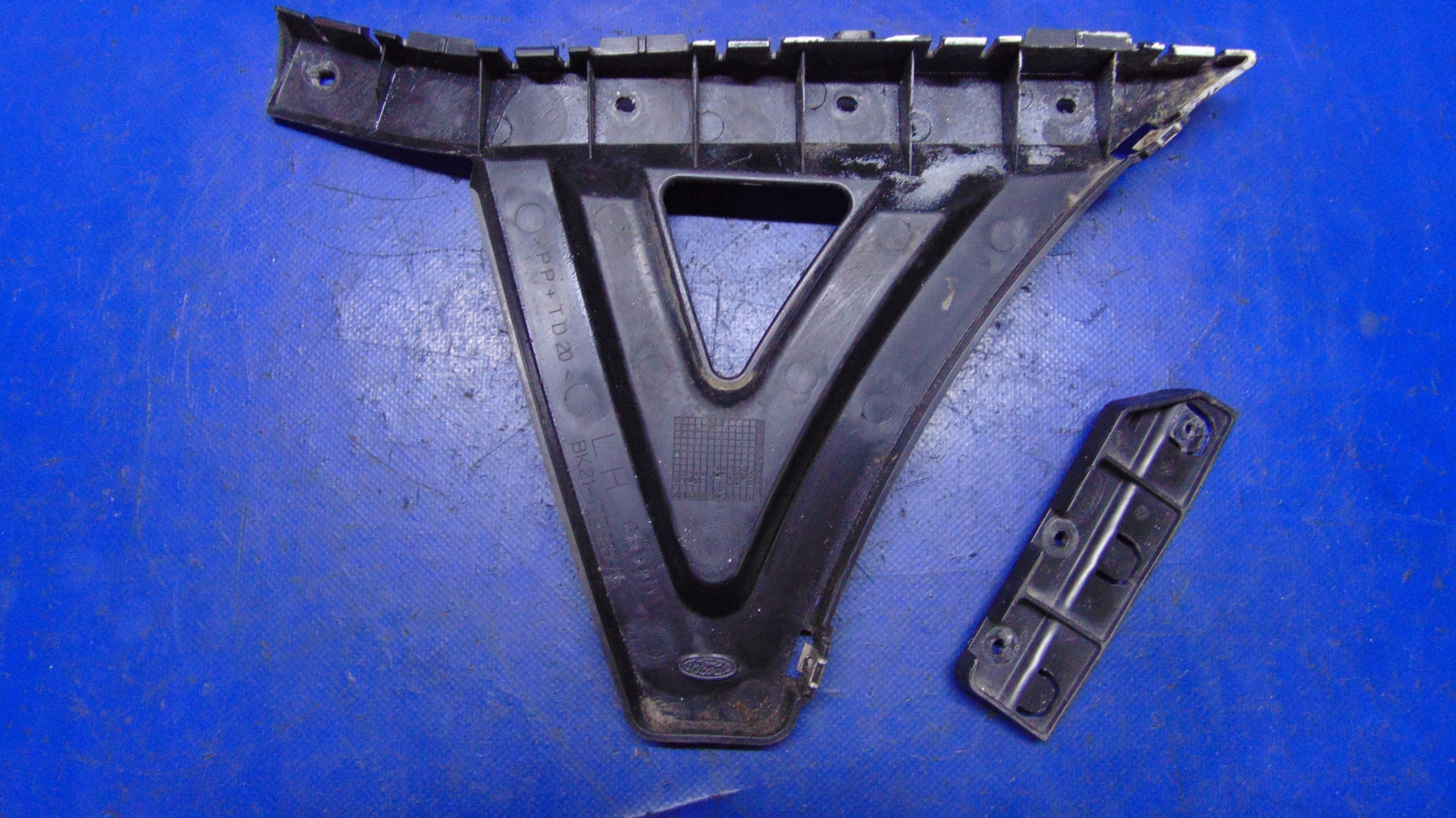bumper bracket left front FORD TRANSIT CUSTOM 12-20 ROK