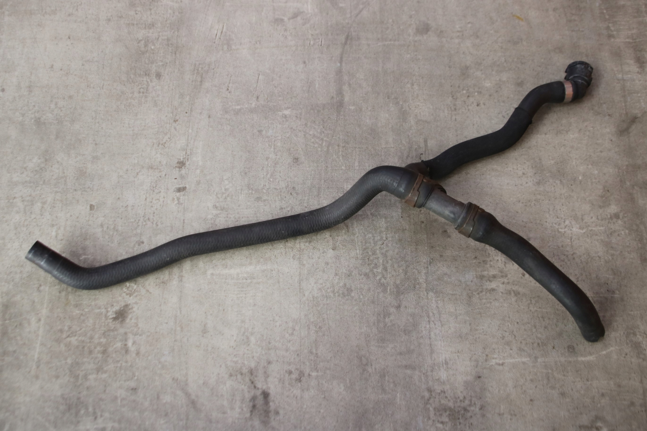 BMW E81 E82 E87 E90 E91 E60 X1 E84 N52 N53 cijev crijevo prijenos vode 7526941