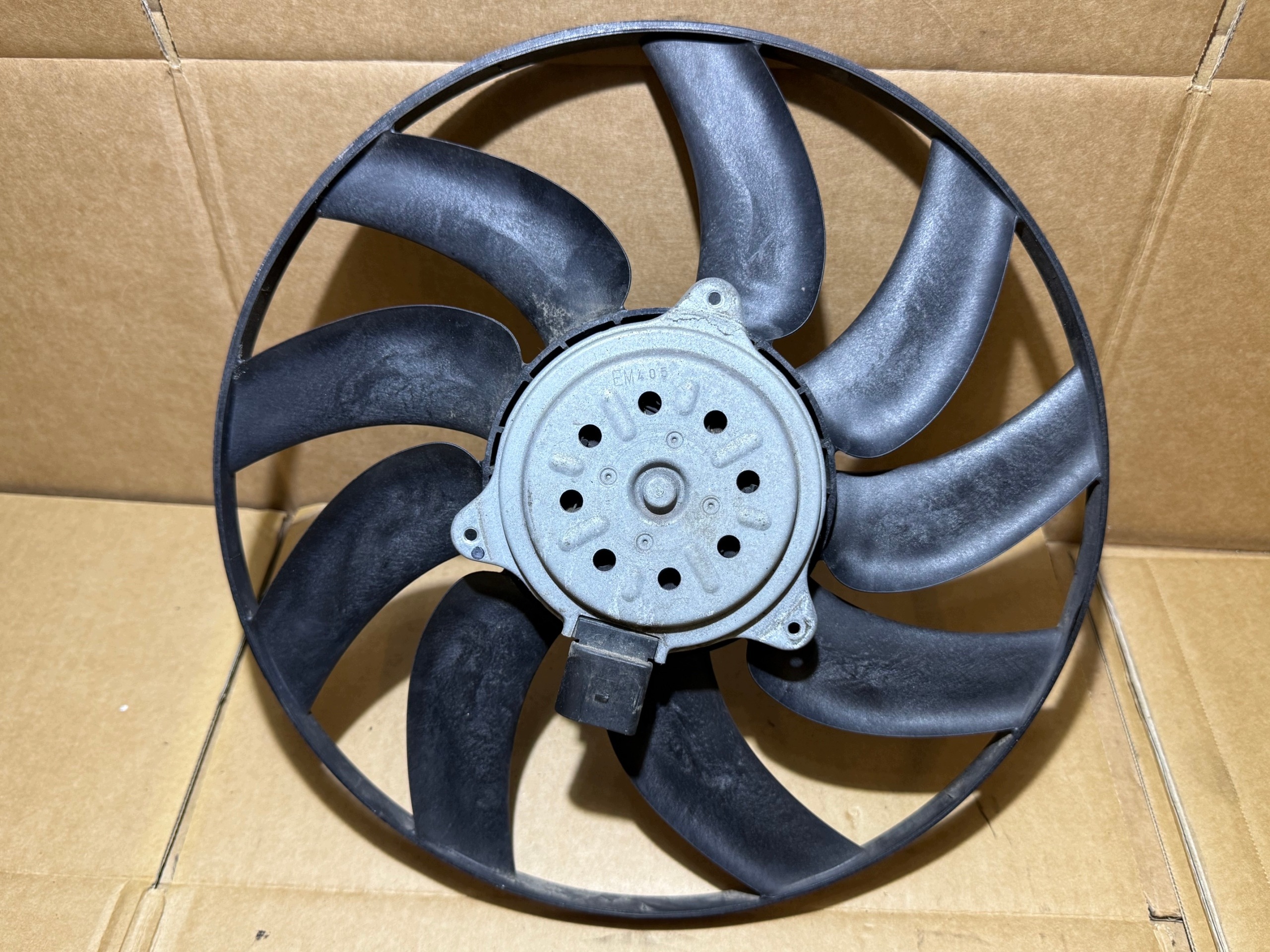 AUDI A6 C7 LIFT 2.0 TDI ventilátor SMIGLO vrtule chladiče M160982