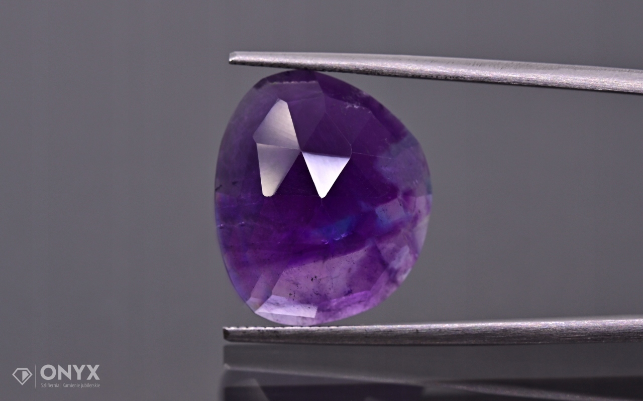 Ametystová fazetovaná nepravidelná rozeta 17,5x15 mm