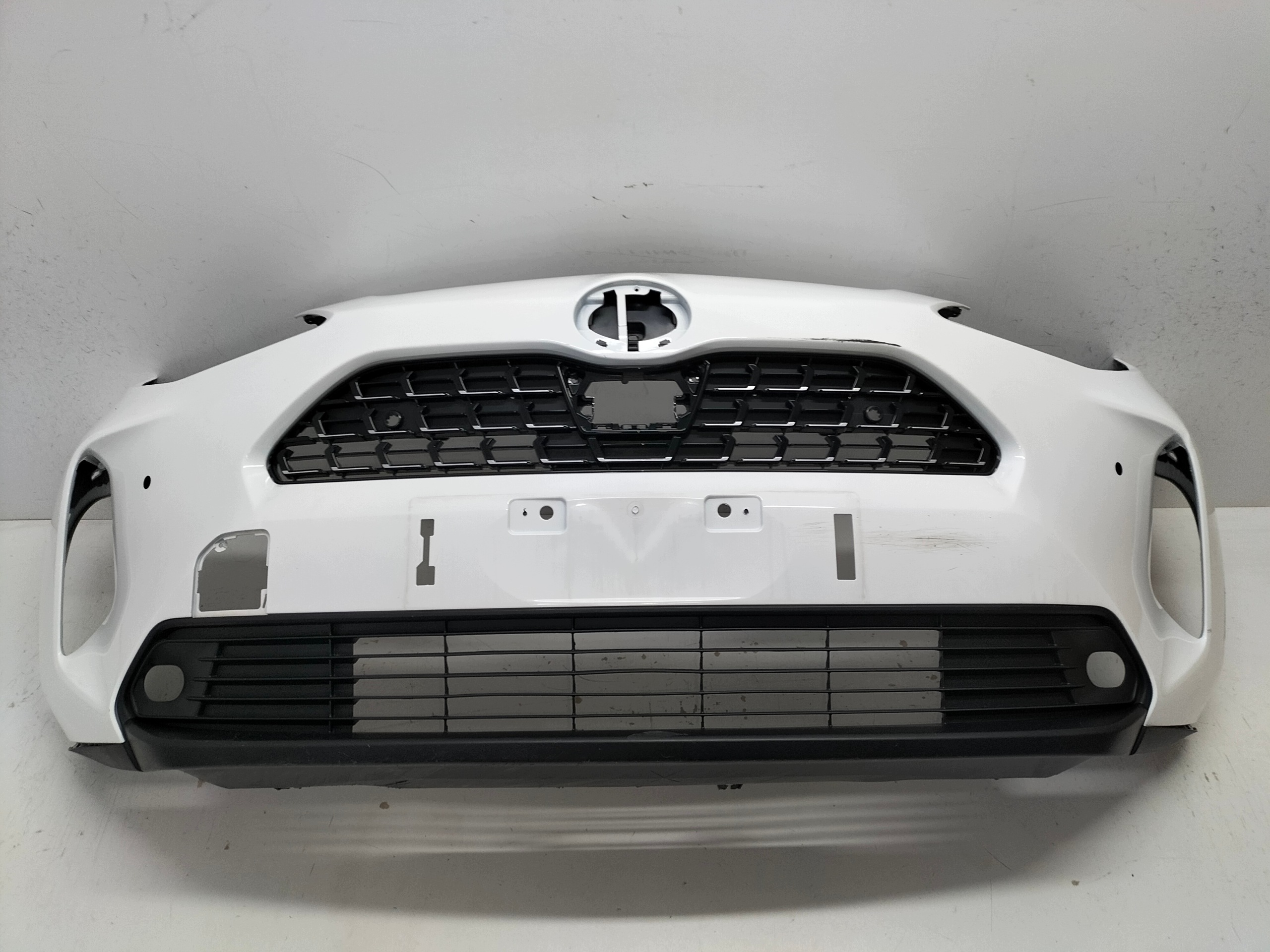 front bumper front TOYOTA YARIS CROSS 20