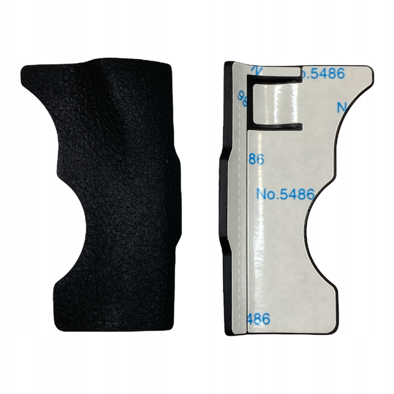 Nikon D4S guma pod palec, klapka na karty