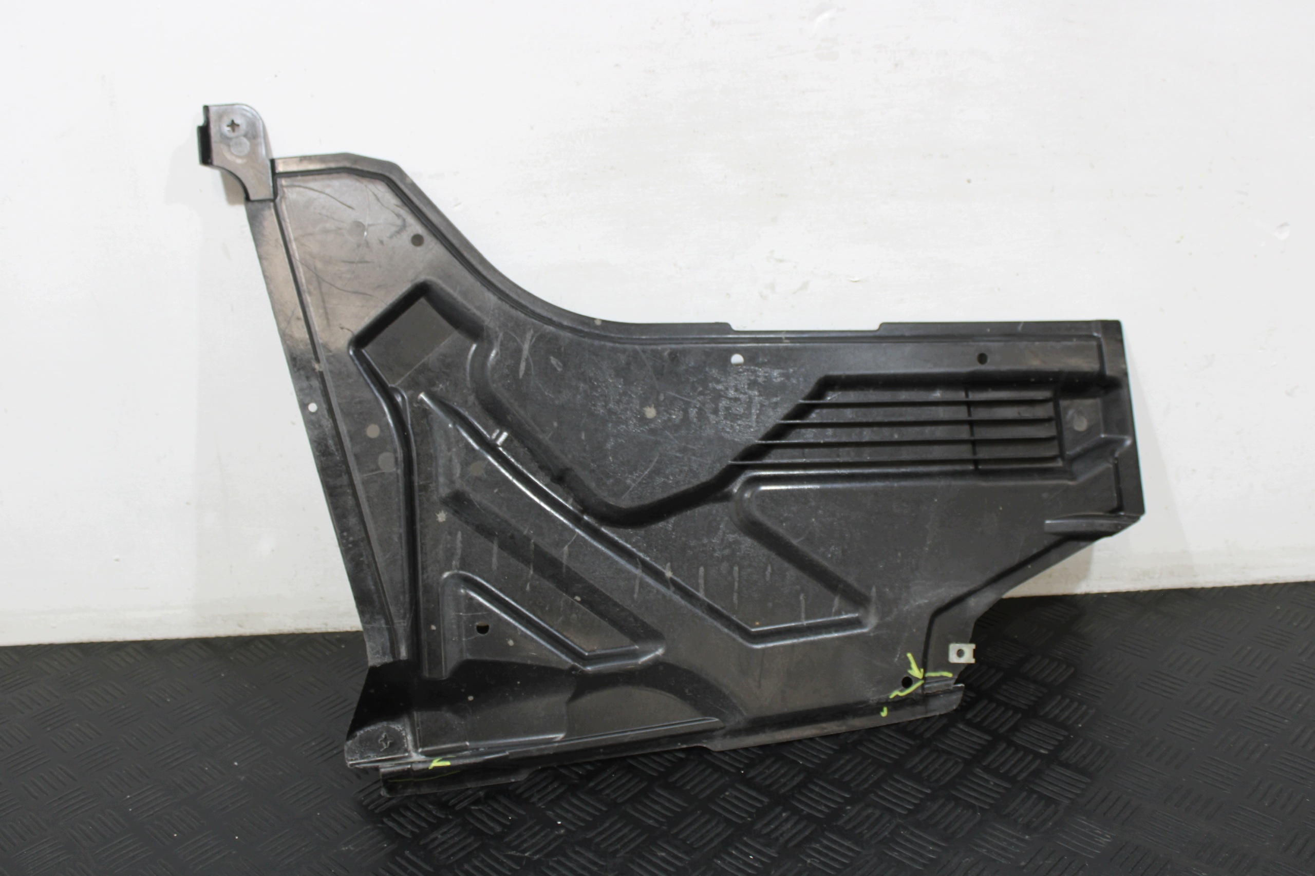 abdeckung Blende Abdeckung Unterfahrschutz A2466840600 MERCEDES CLA W117
