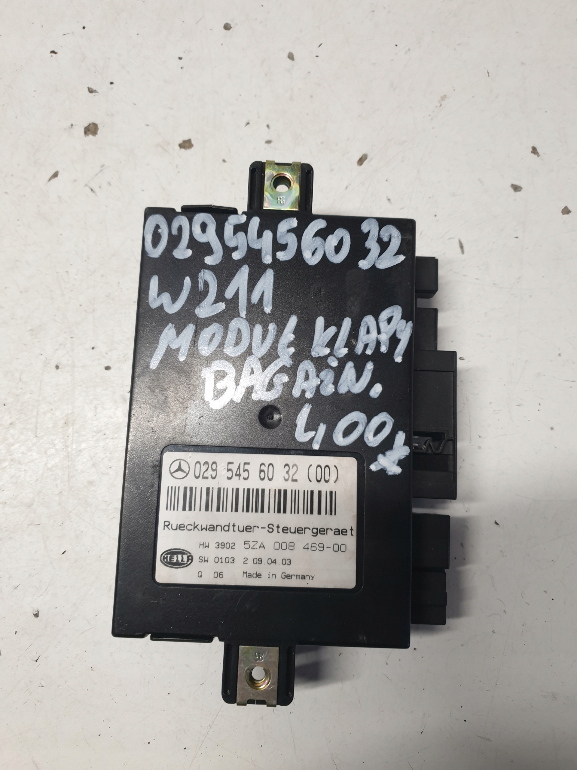 Модуль кришки багажника MERCEDES W211 0295456032