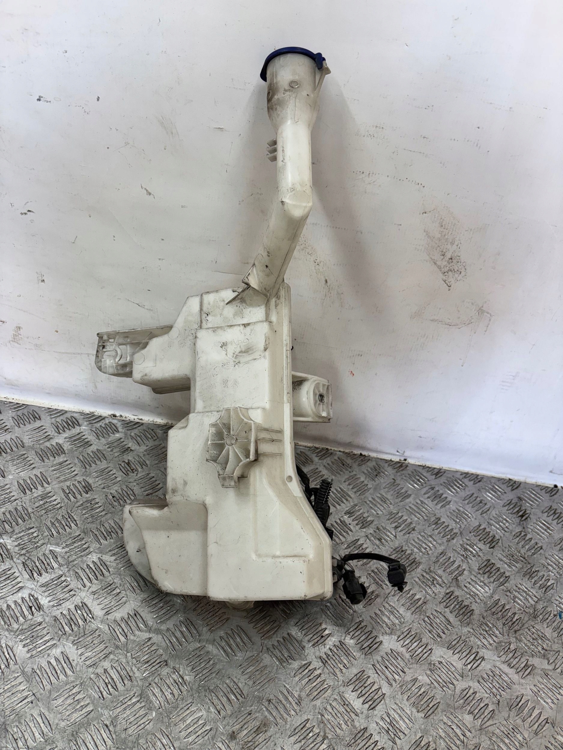 washer fluid tank CITROEN C5 III 08