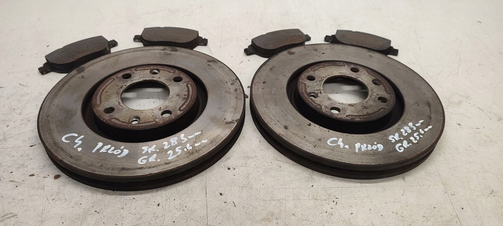 discs brake plates front Citroen C4 and 1,6 HDI