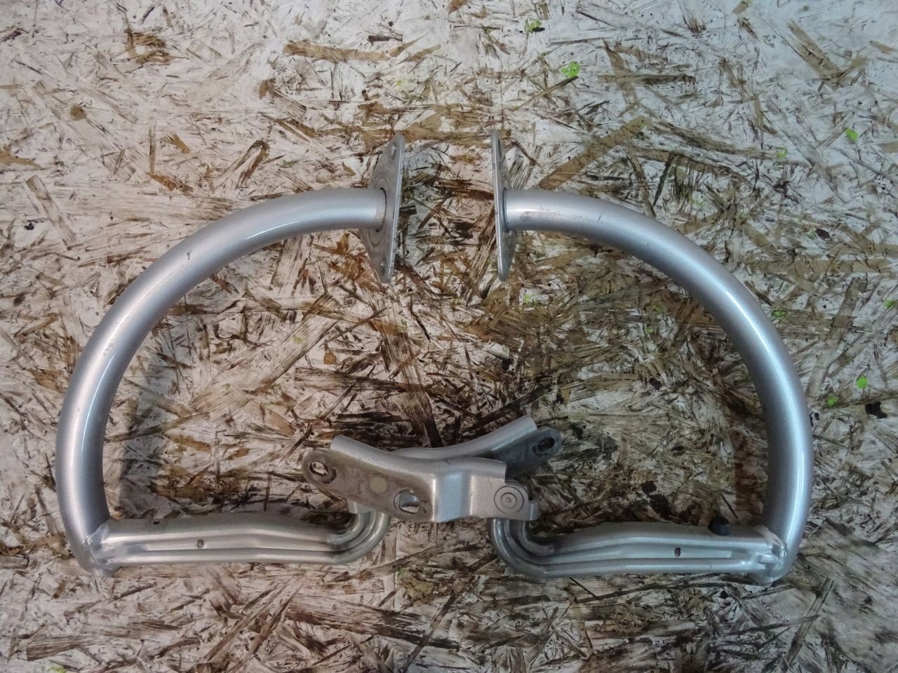 VW PASSAT B6 berlina Cerniere posteriore del cofano 3C5827301B