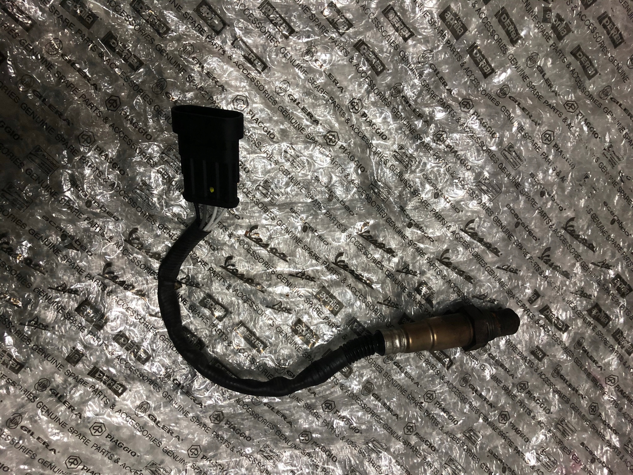 584344 - Vespa GTS лямбда - зонд 4-контактный 125 300