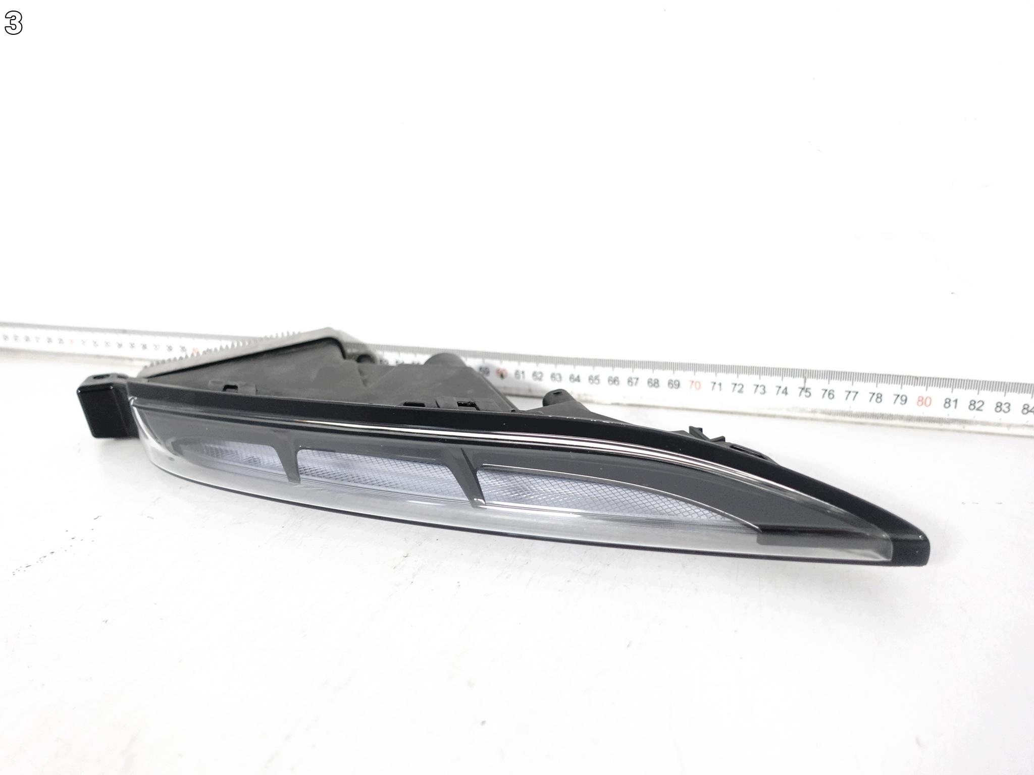 PORSCHE MACAN and 95B LIFT 19- light LED DRL indicator W bumper right