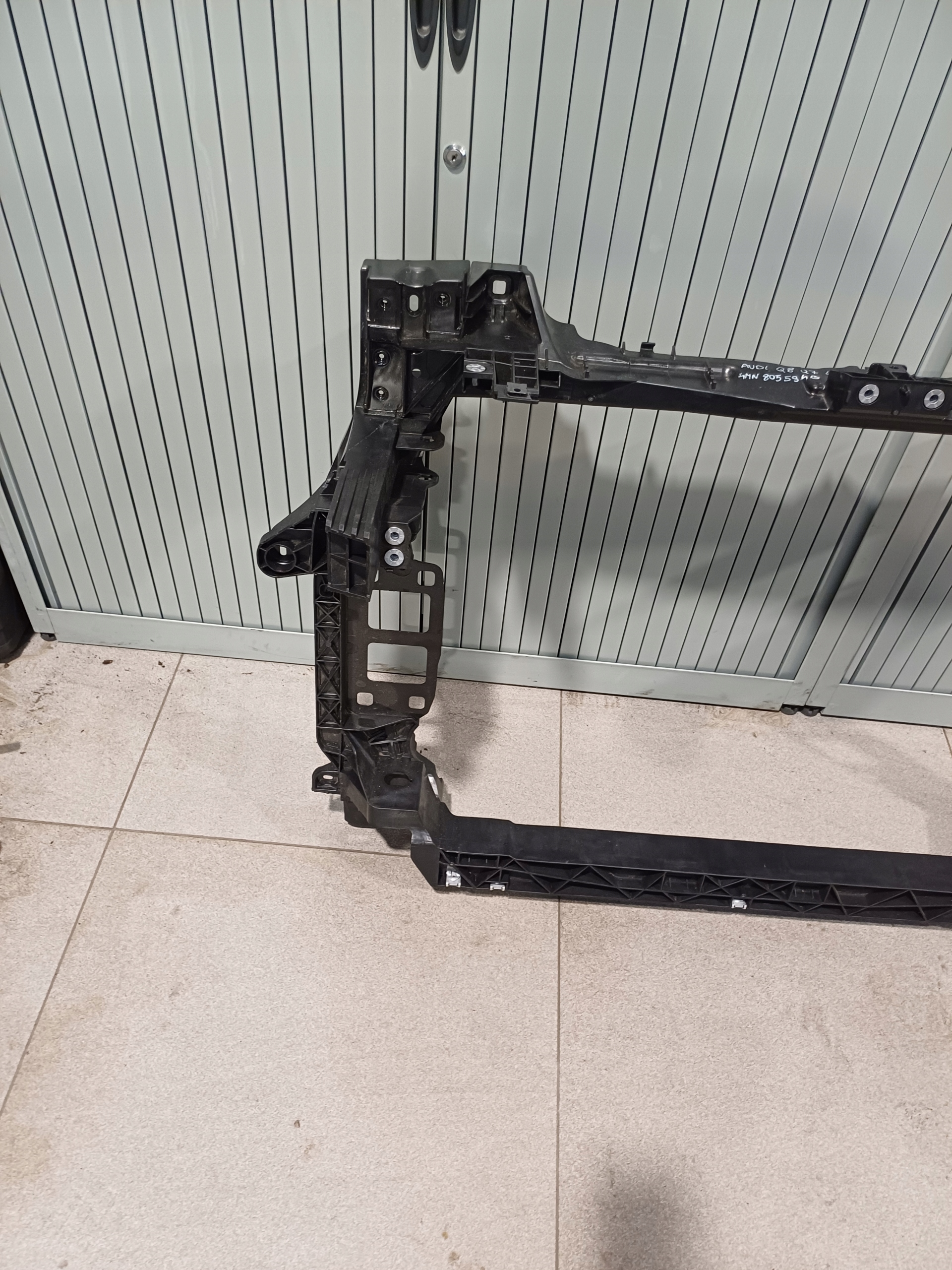 bar, wall front AUDI Q8 Q7 LIFT 4MN 4MN805594B