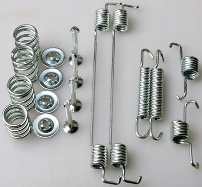 ZESTAW MONTAŻOWY SZCZĘK HAMULCOWYCH TYŁ CITROEN