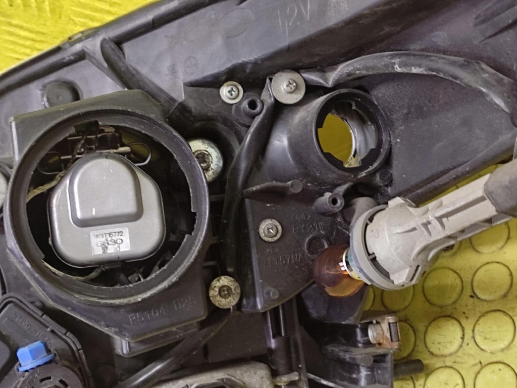 MAZDA 5 REFLEKTOR light right front P5117R