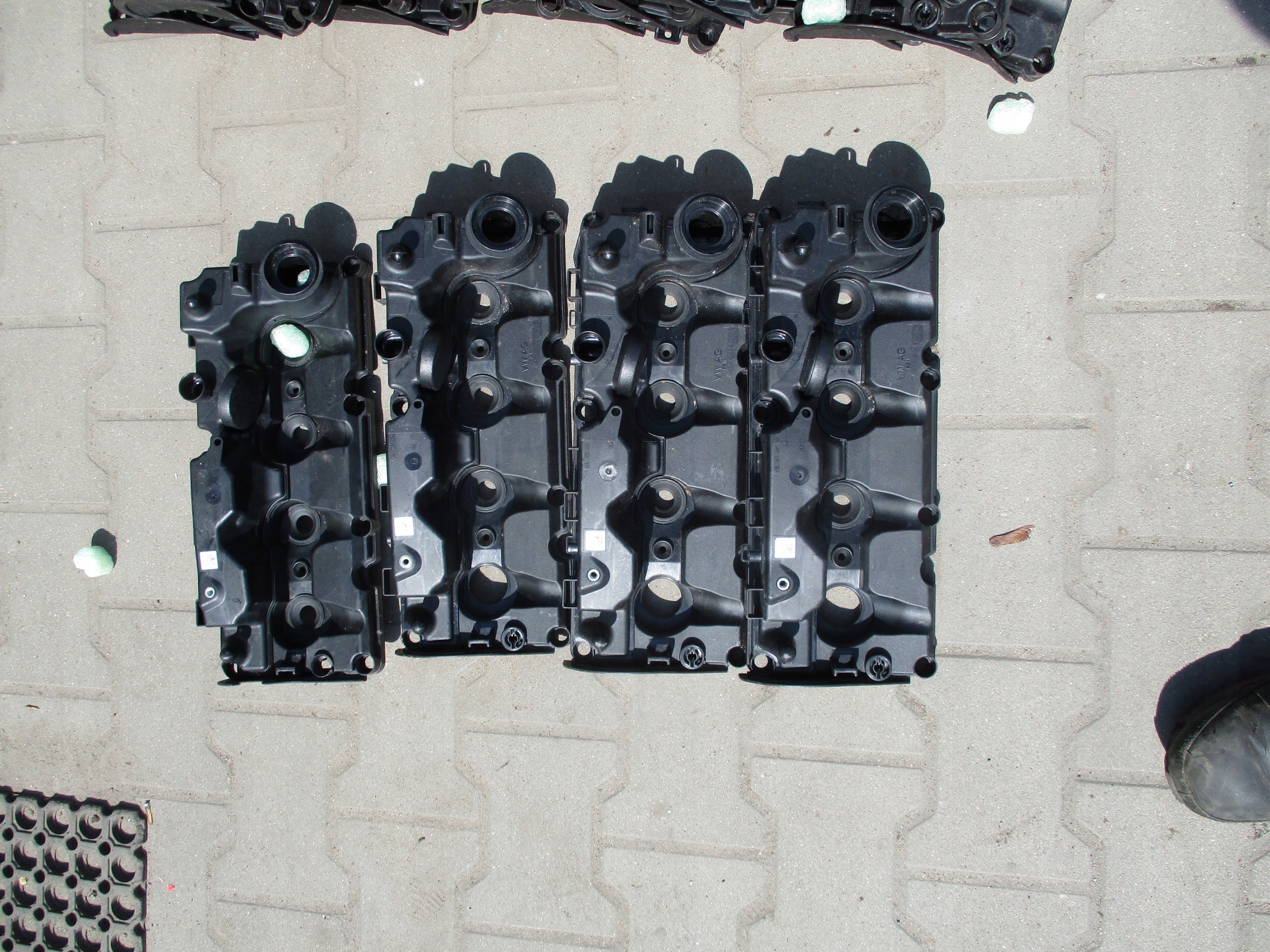 POKRYWA ZAWORÓW VW GOLF 2,0 TDI 13- POKRYWA