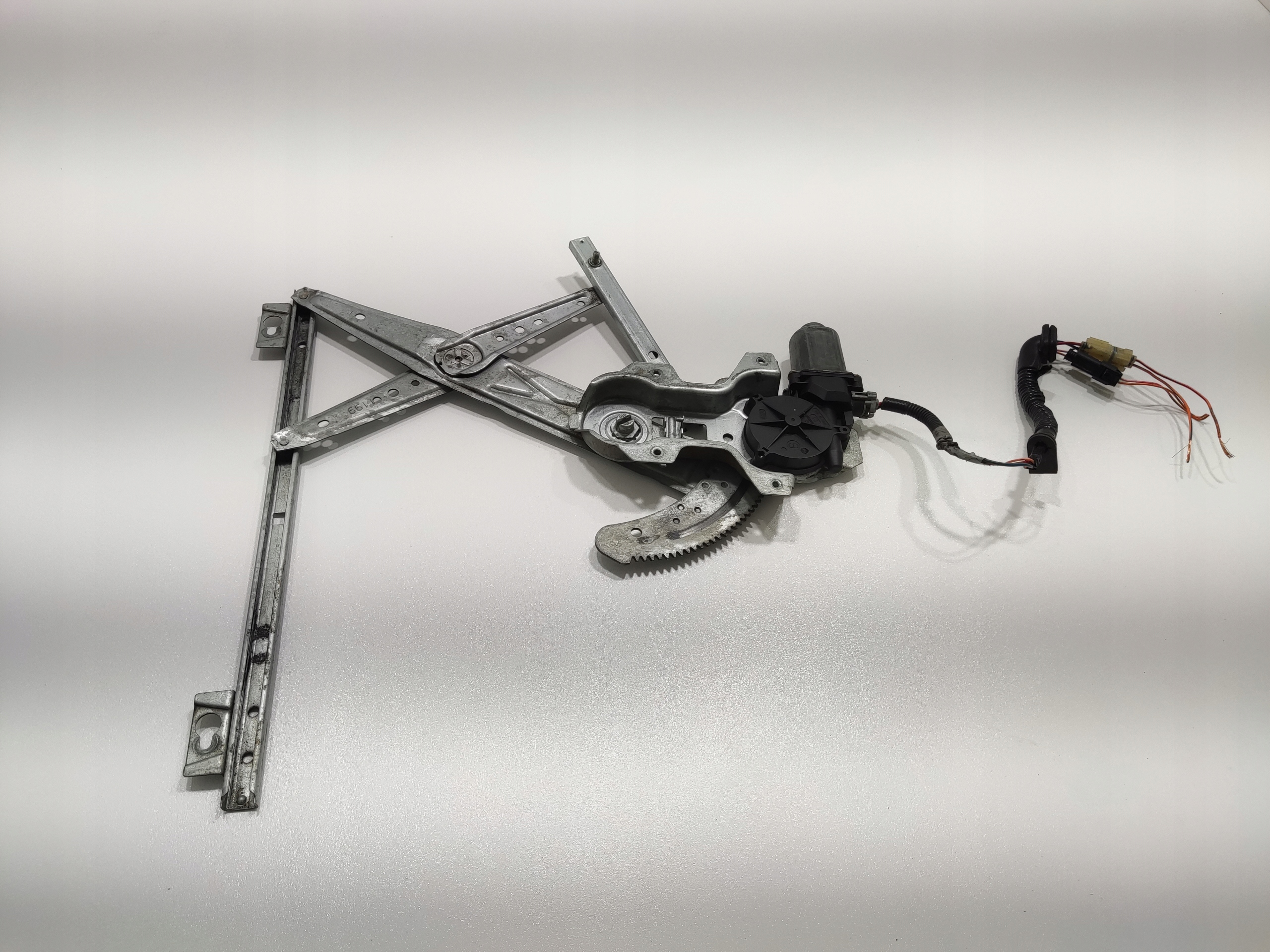 PODNOŚNIK MECHANIZM SZYBY ELEKTRYCZNY LEWY PRZÓD PRZEDNI DEFENDER 1999-2014 Producent części Land Rover OE