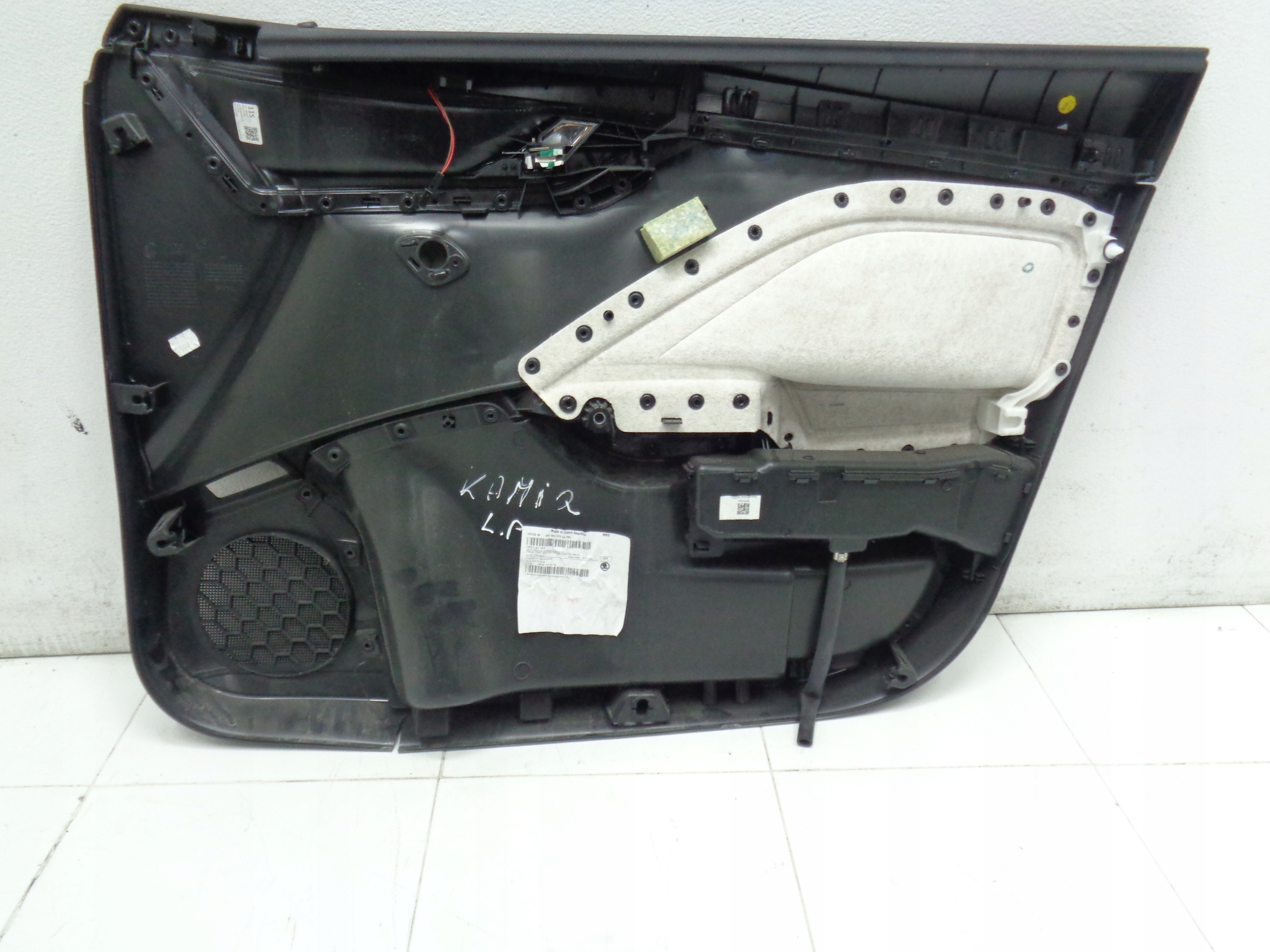 SKODA KAMIQ side upholstery door left front 19r