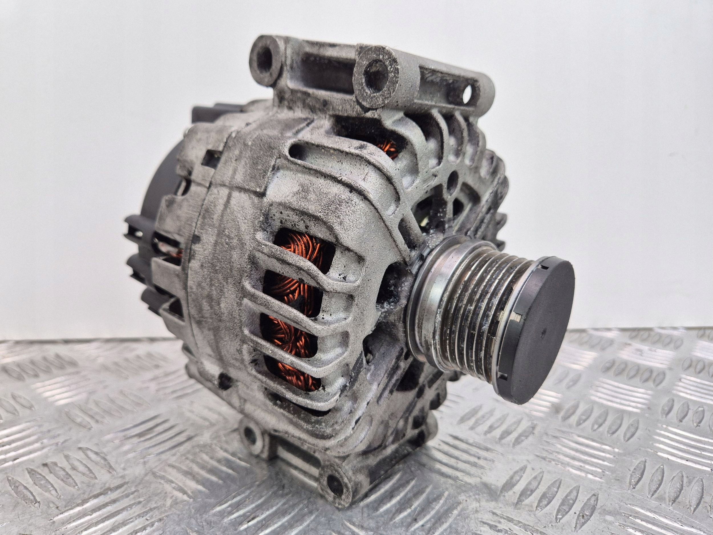 Mercedes Sprinter W906 2.2 alternator A6461540802