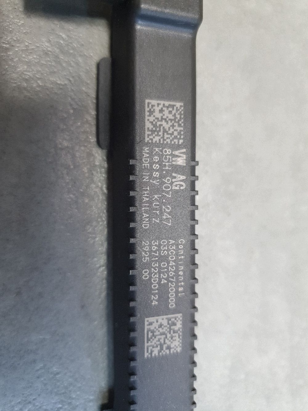 Audi SQ6 e-tron antenne innen 85H907247