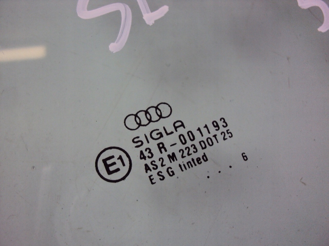 SZYBA DRZWI PRAWY PRZÓD AUDI A4 B5 SEDAN 1996 ROK Producent części Audi OE