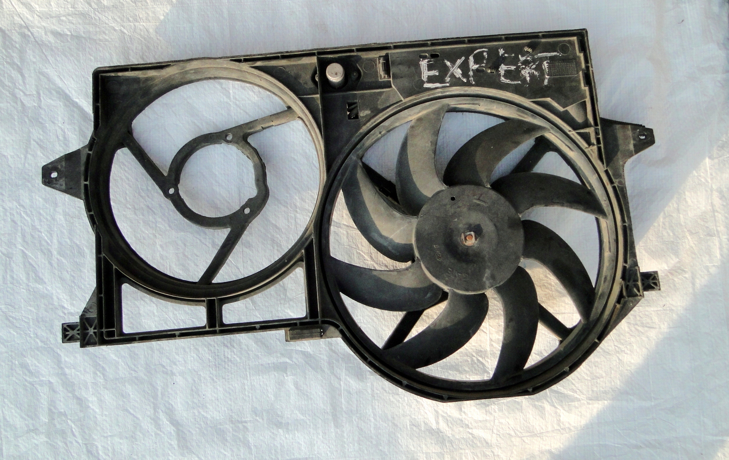 SCUDO 806 EVASION EXPERT JUMPY WENTYLATOR OBUDOWA