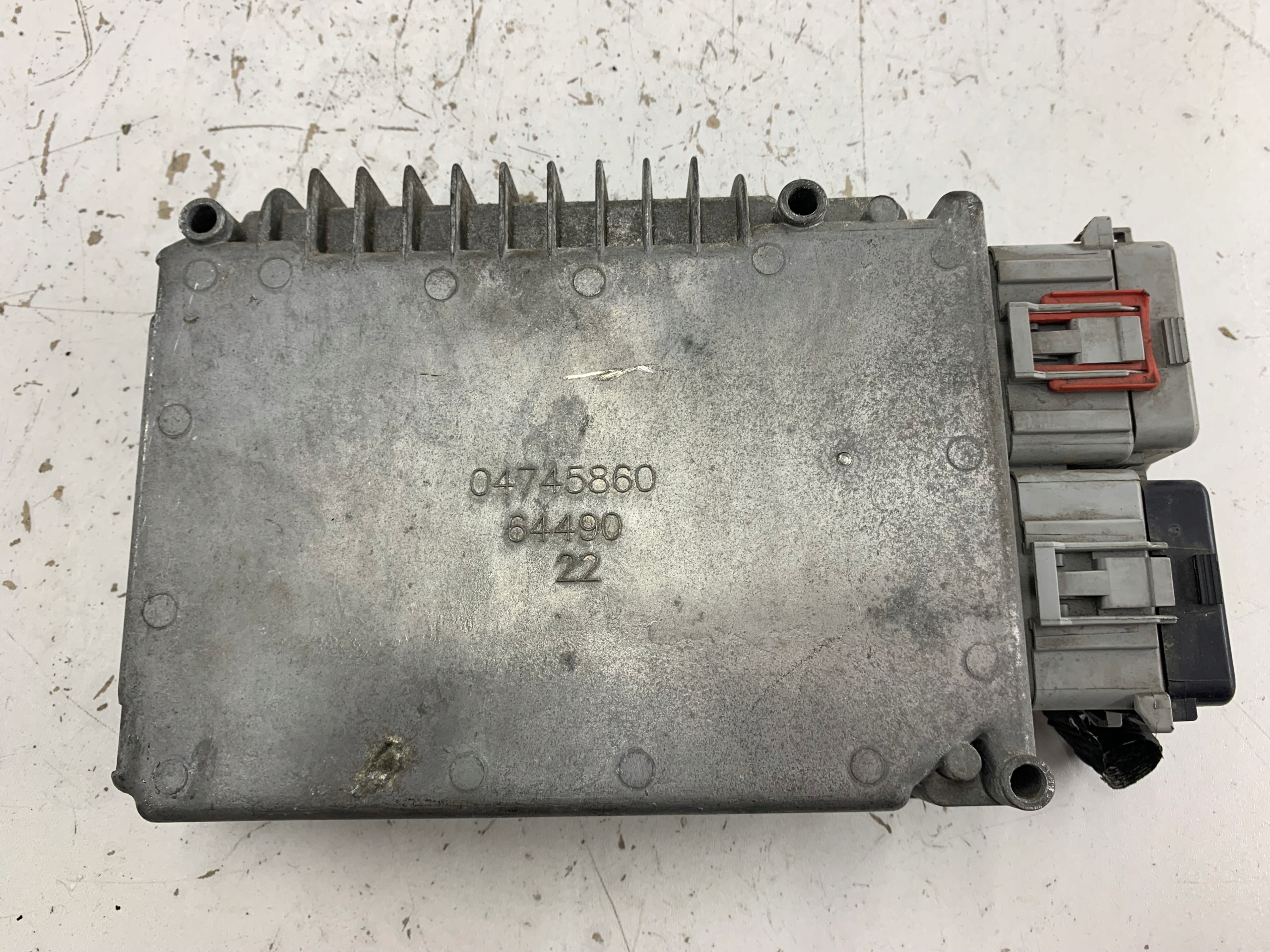 CHRYSLER PT CRUISER 2.0 control unit of the engine P05033663AB