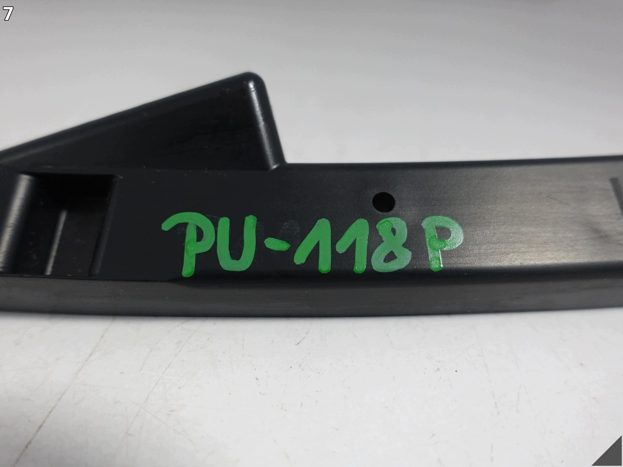 BMW 5 G60 G61 G68 23- upper support holder bracket W bumper left front