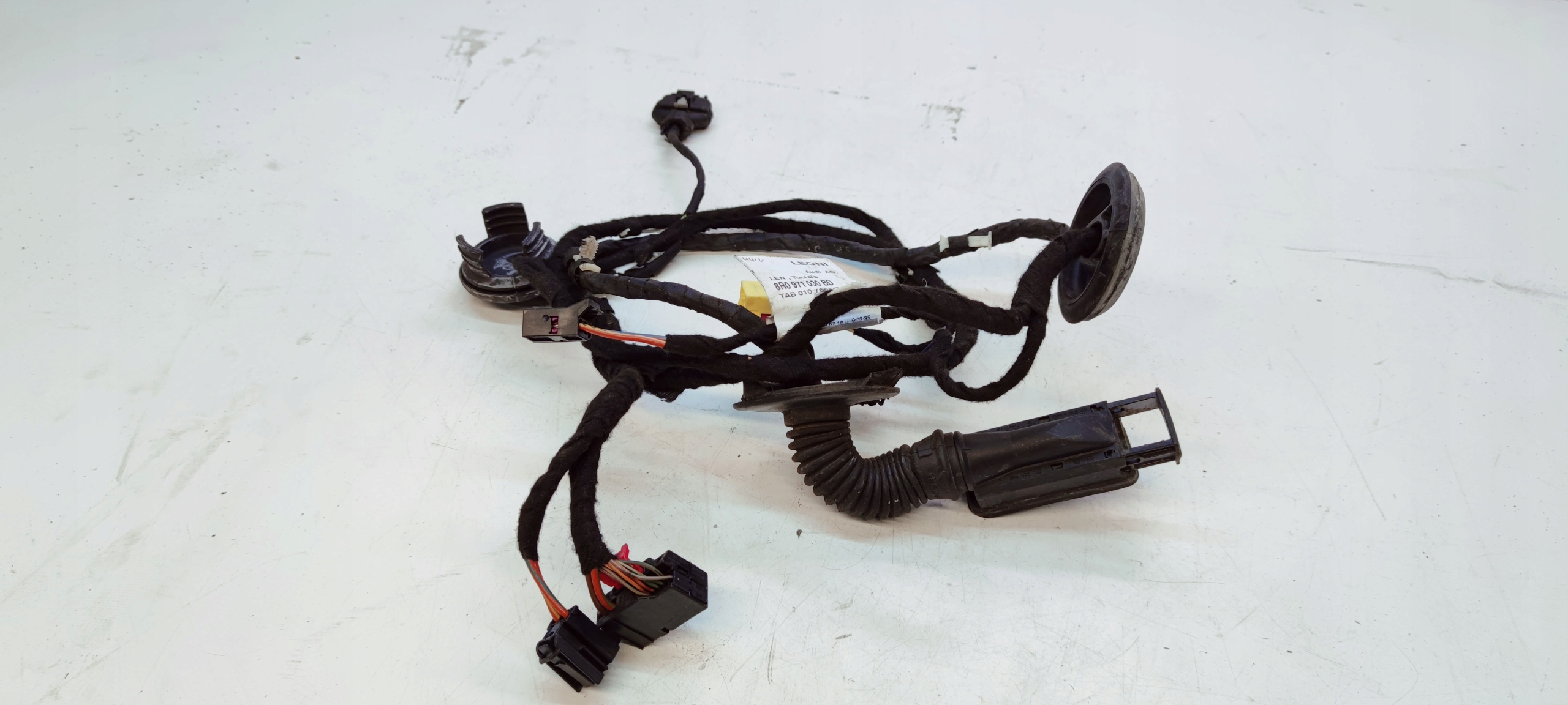 bundle door right front AUDI Q5 8R 8R0971030BD