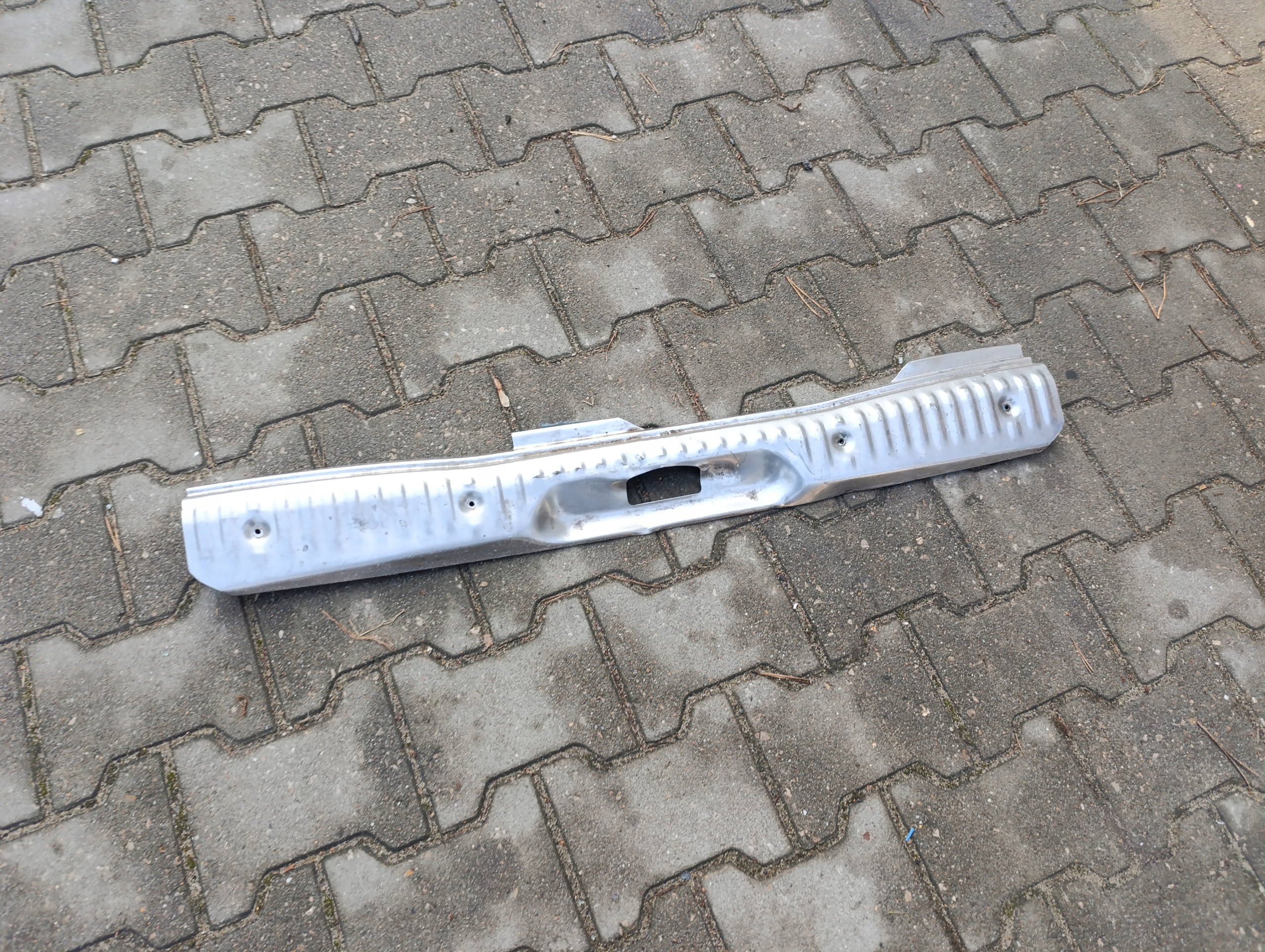 cover of the threshold boot Peugeot 407 SW