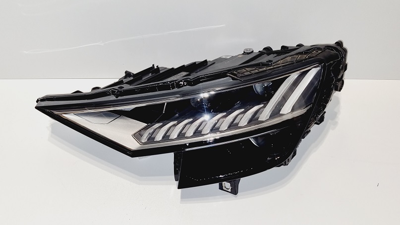 REFLEKTOR LEWY FULL LED AUDI Q8 MATRIX EUROPA