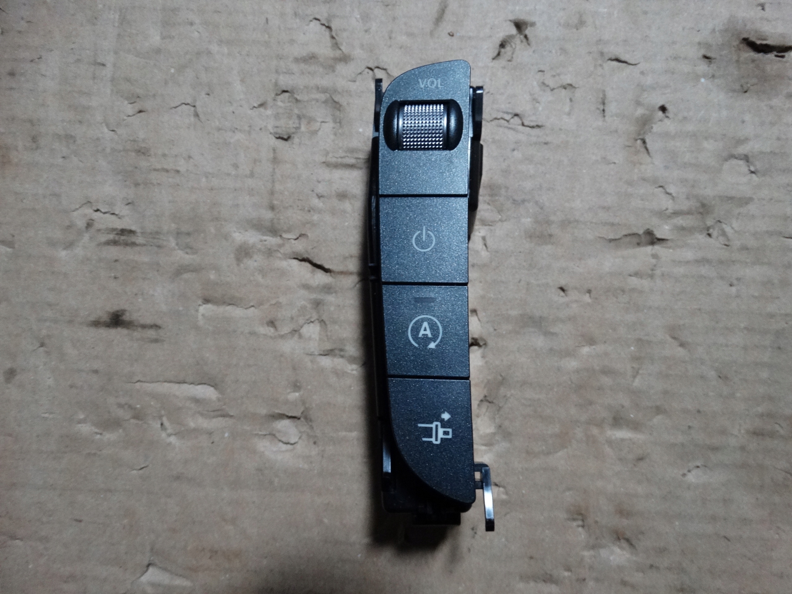 IDEALNY PANEL BLOK WLACZNIKOW MERCEDES W205 1