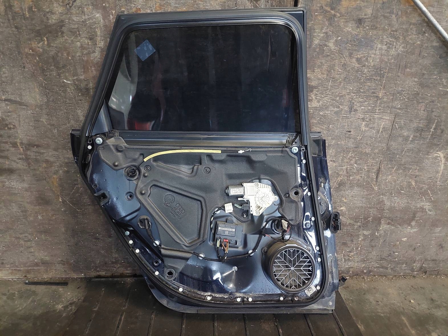 door complete left rear part AUDI A6 C6 LY5K KOMBI