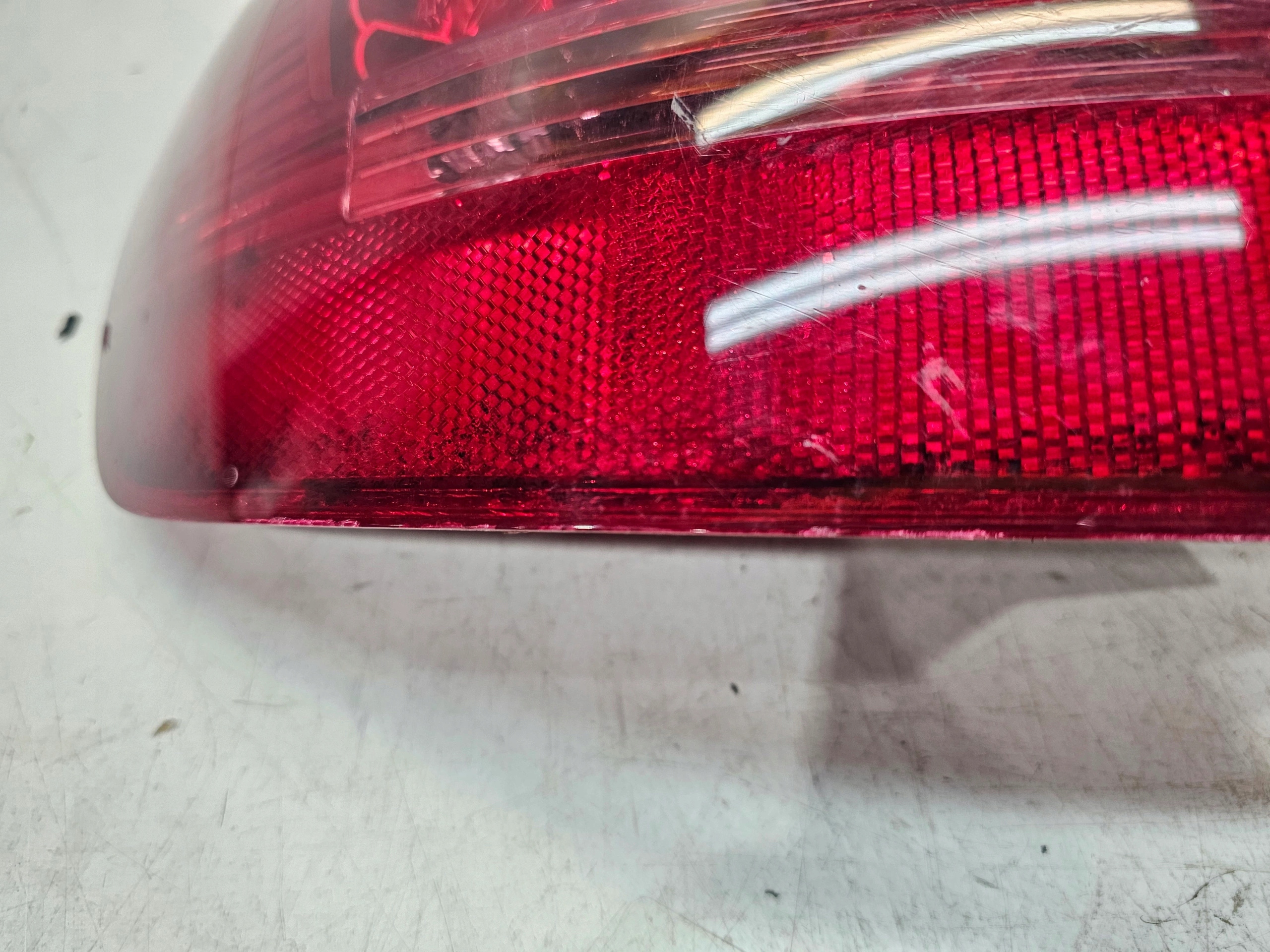 light left rear part W fender LED AUDI A6 C6 4F9945095B original