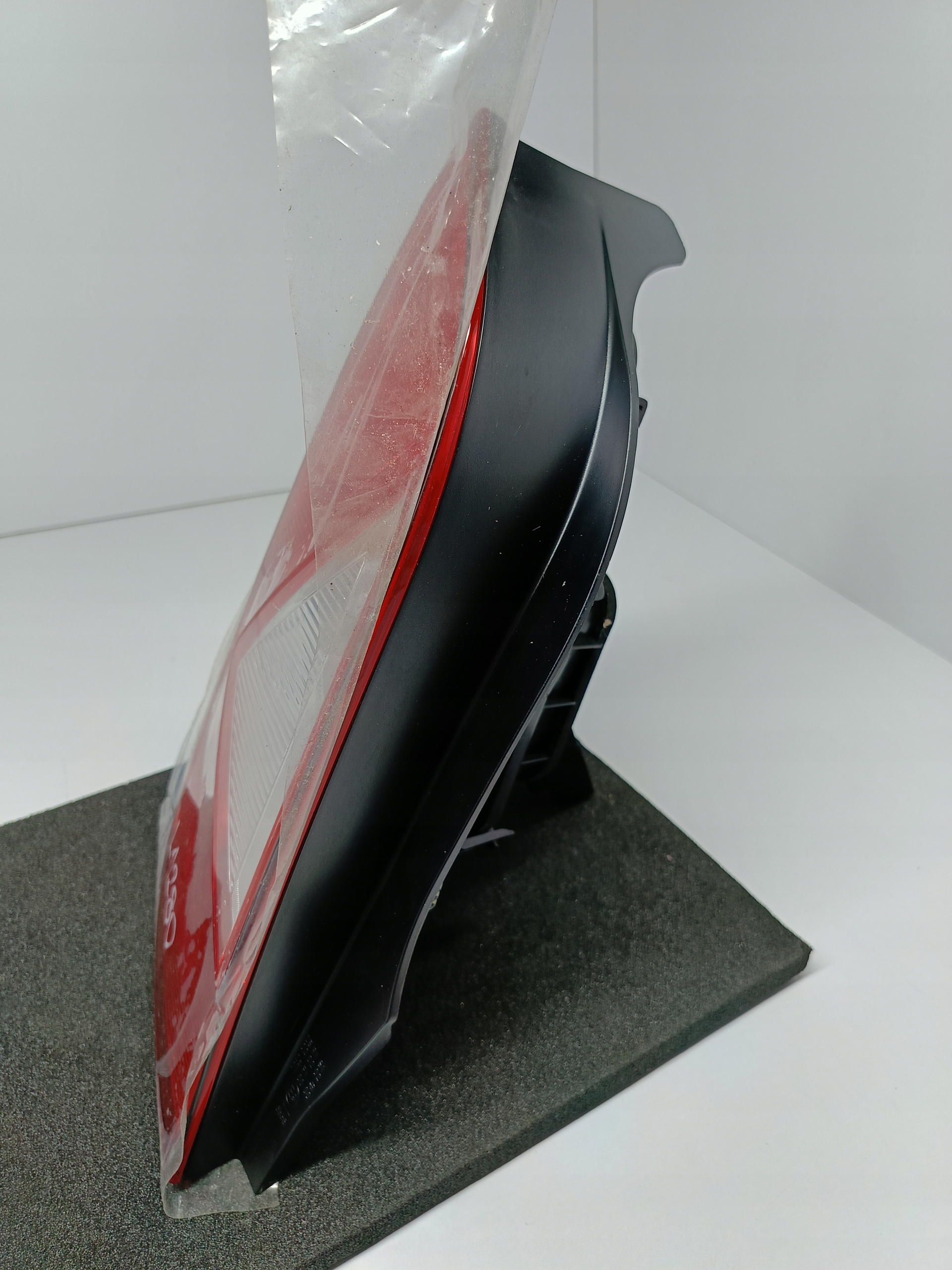 SEAT MII KF1 11- LAMPA LEWY TYŁ LEWA TYLNA FARBA EU OEM 1SL945095K Producent części SEAT OE