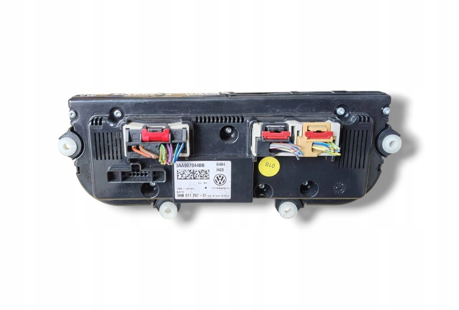 control panel of the air conditioning Volkswagen Scirocco 3 2013 3AA907044BB