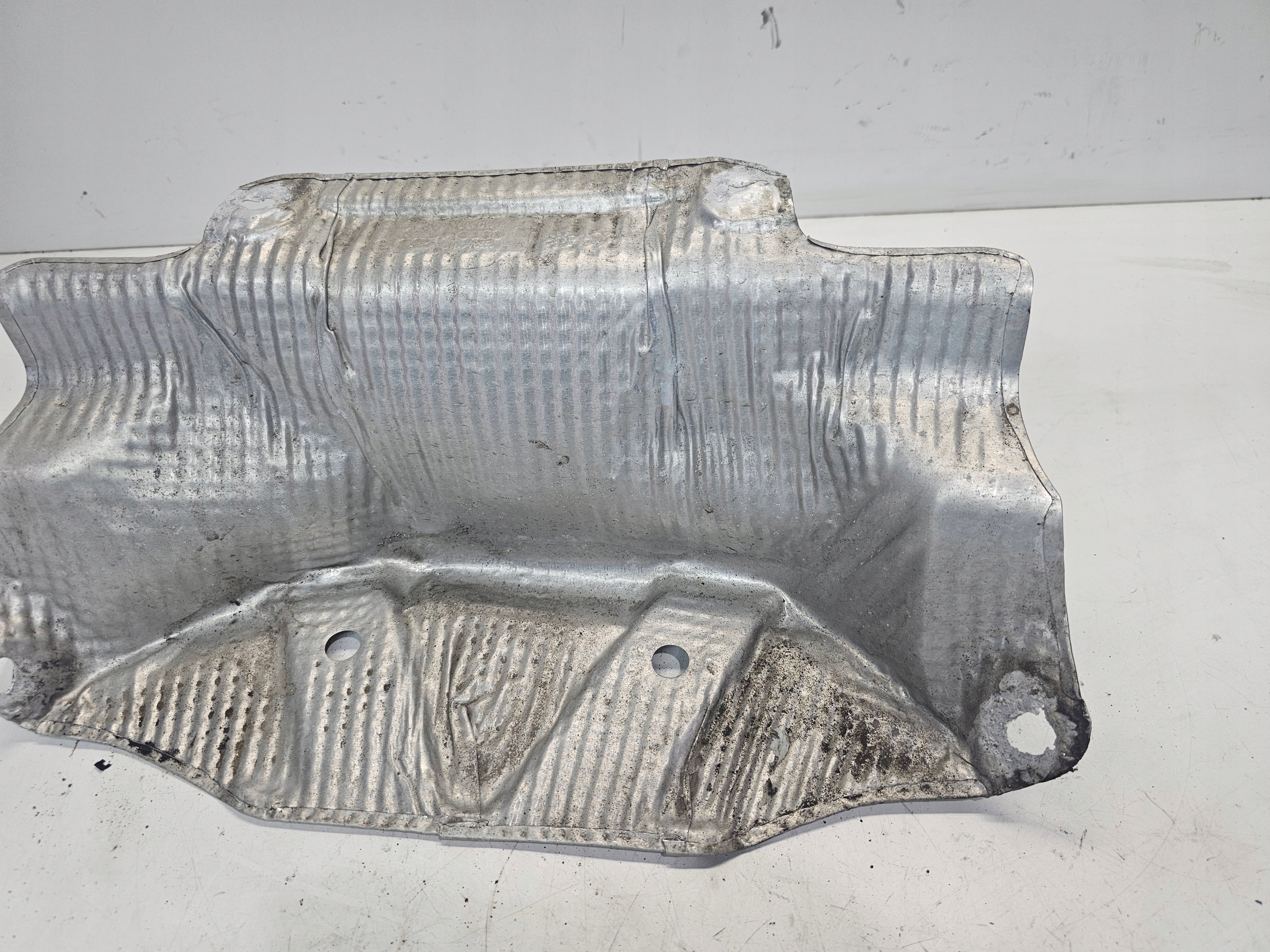 cover TERMICZNA chassis AUDI A4 B9 8W0804174A