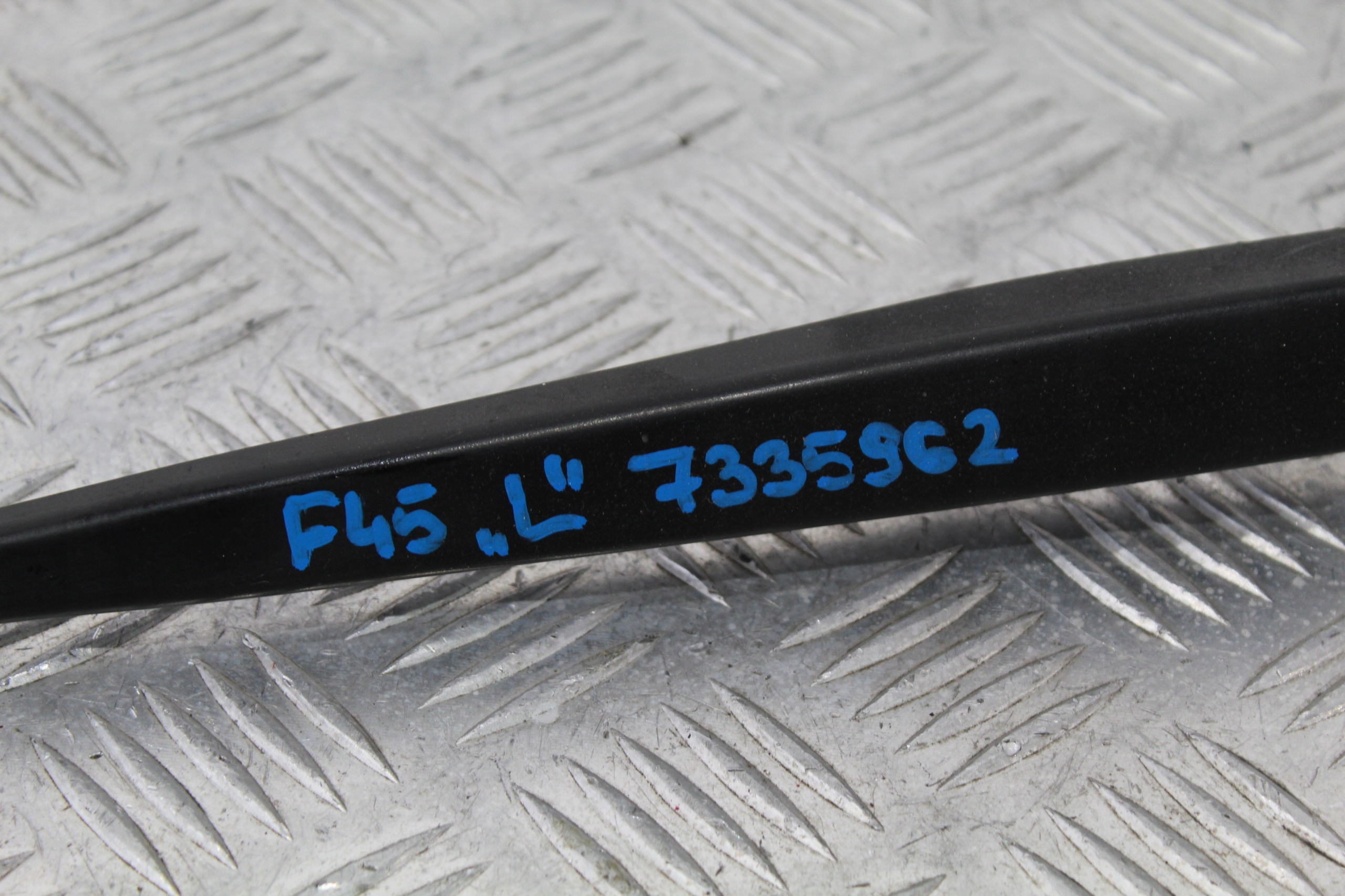 wiper arm left BMW 2 F45 7335962