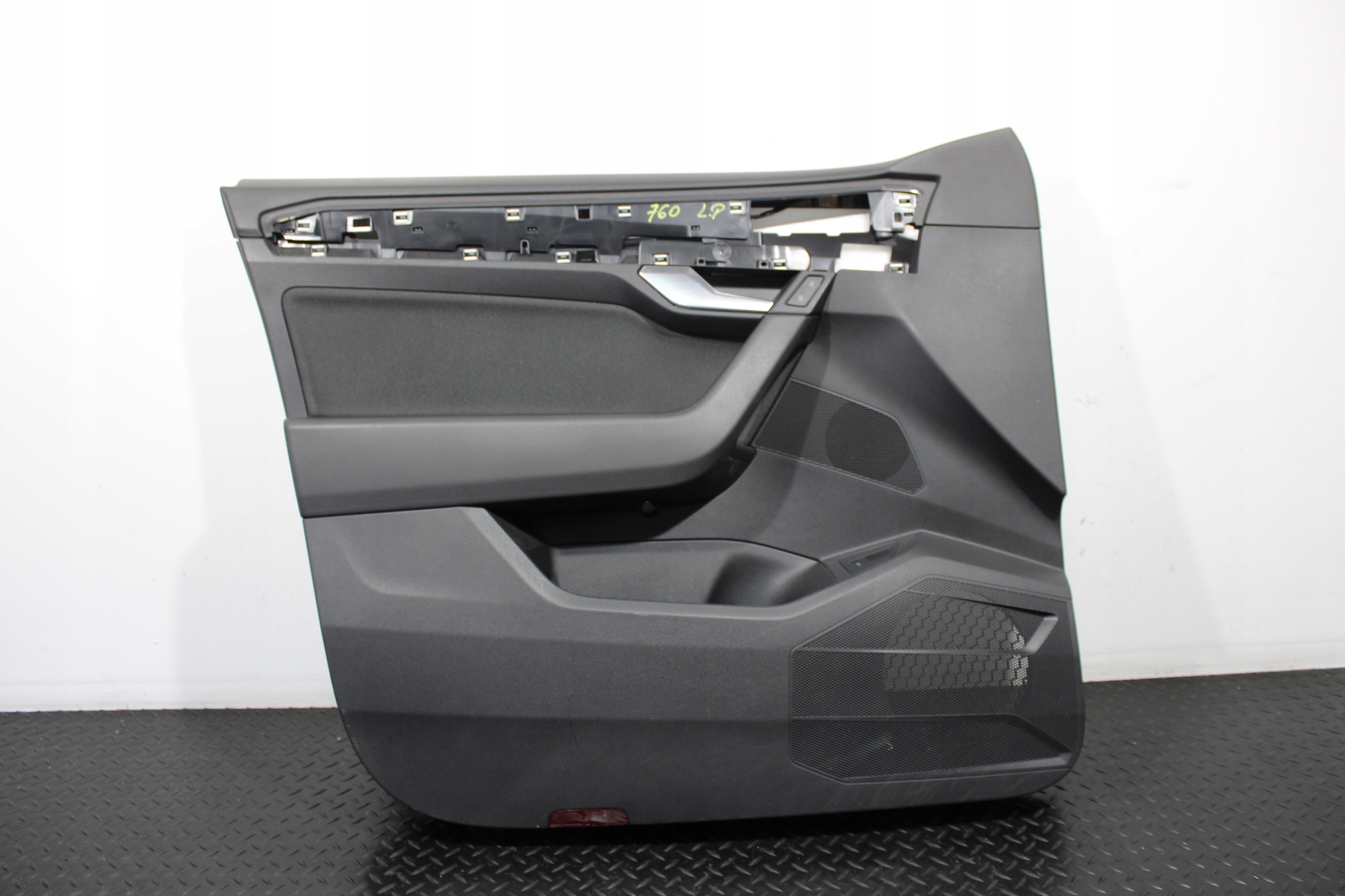 upholstery side door left front VW TOUAREG III 3 760