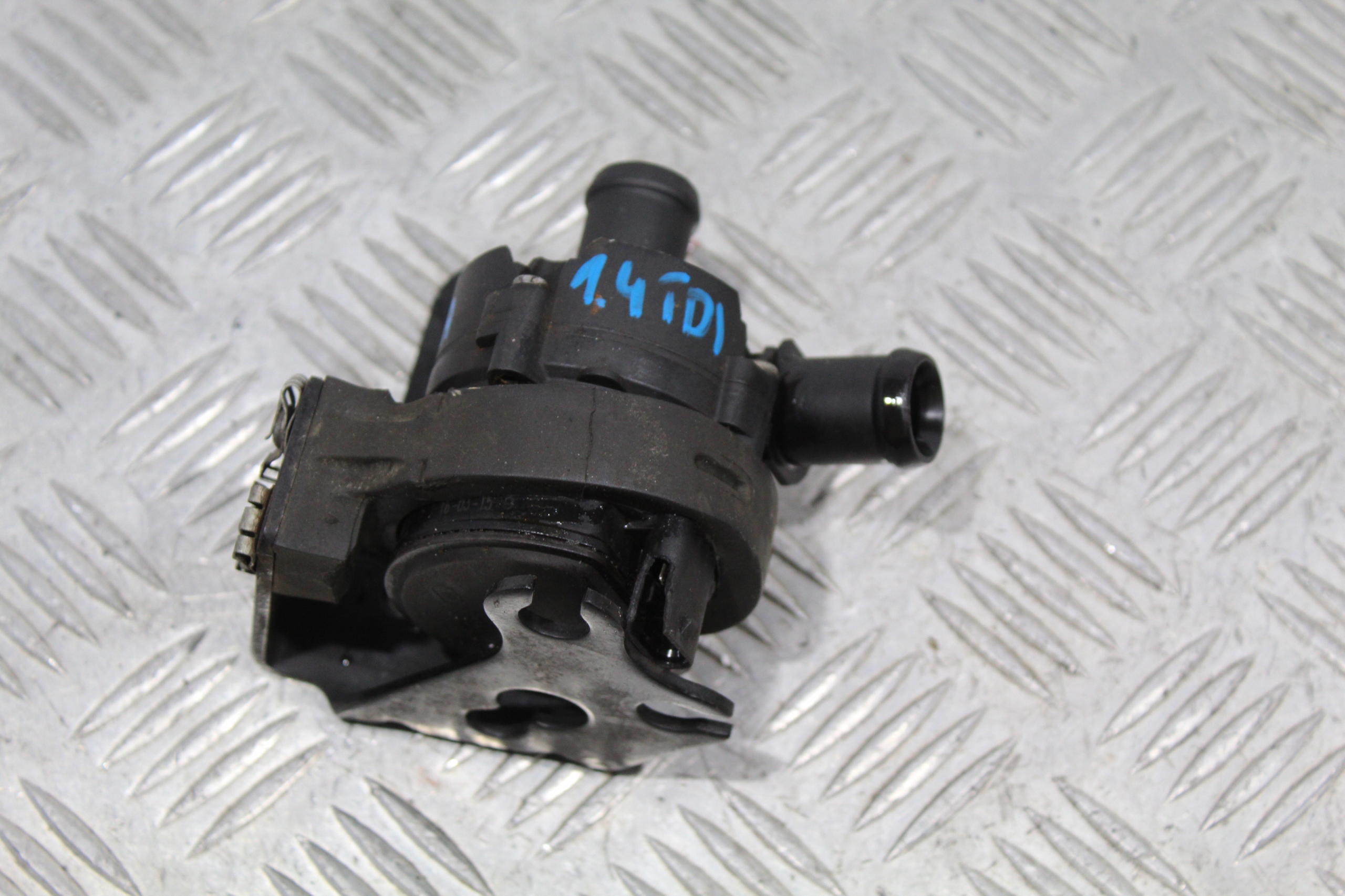 PUMPA CIRKULACIJE VODE AUDI A1 8X0 8XA FL
