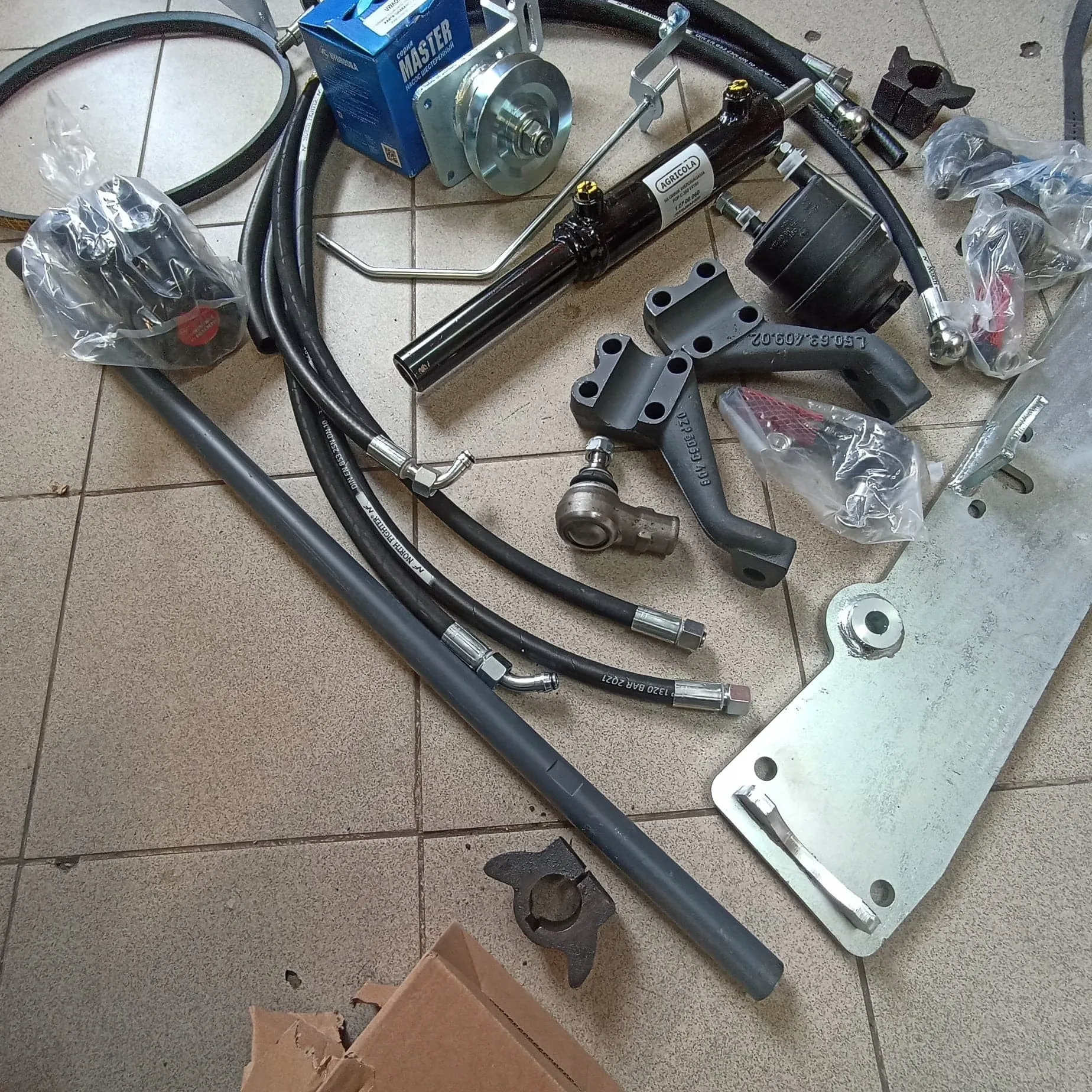 WSPOMAGANIE URSUS C-330 OŚ OKRĄGŁA Producent części Agricola