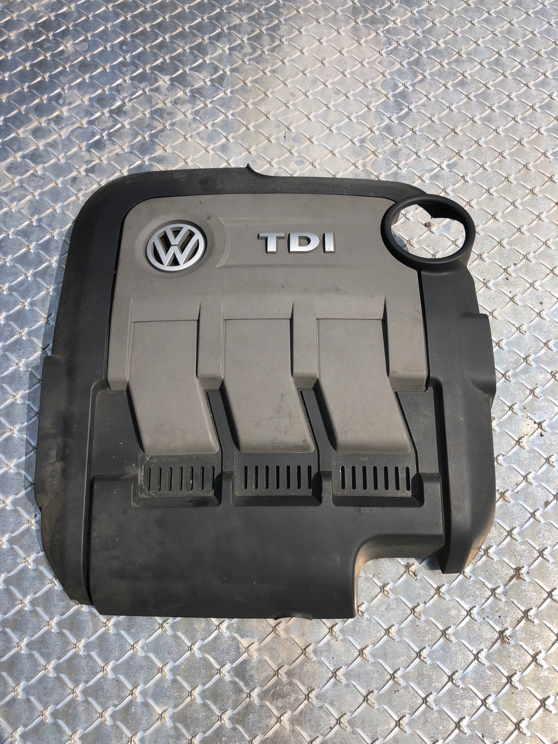 engine housing cover VW SKODA AUDI 03P103925