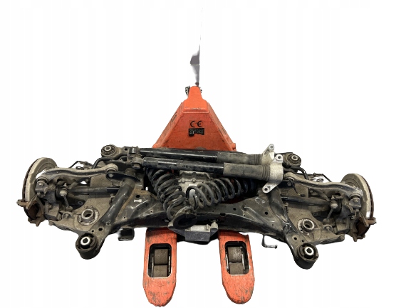 Range Rover Velar 2.0D zawieszenie tył tylne oś most wózek sanki zwrotnica