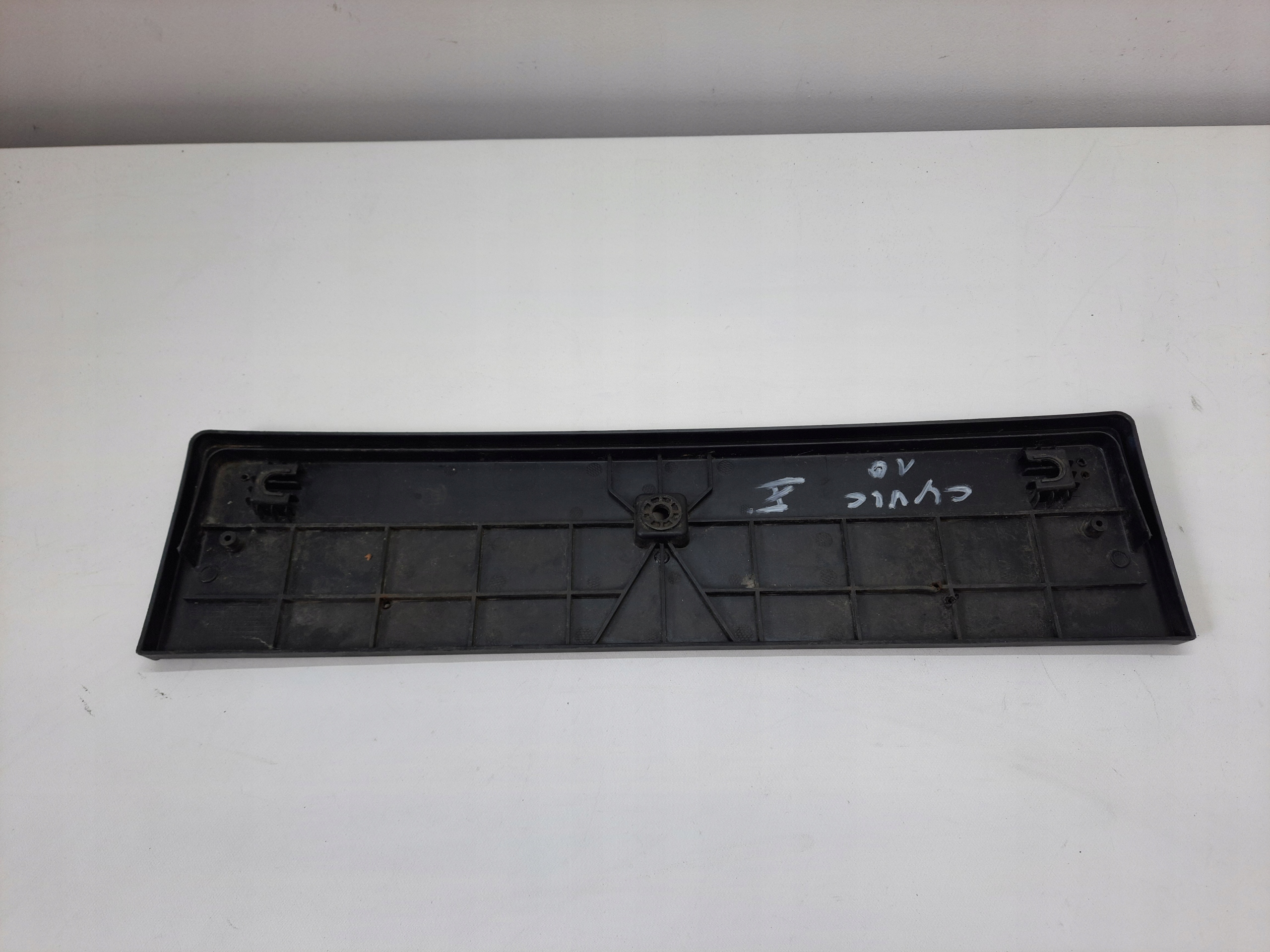 HONDA CIVIC 10 X 17- moulding below TABLICE front original