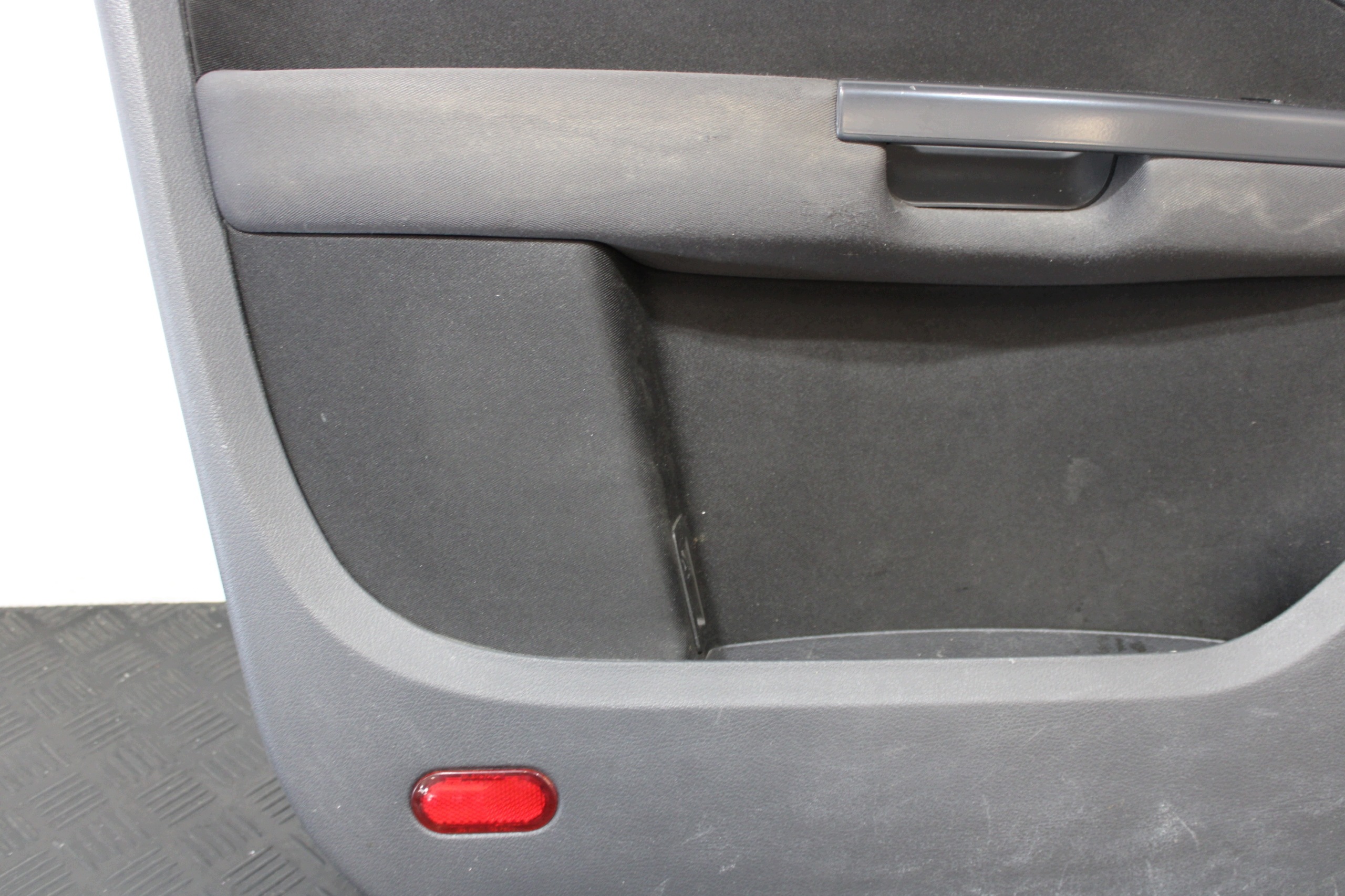 upholstery side door left front VW TOURAN 1T0 1T LIFT