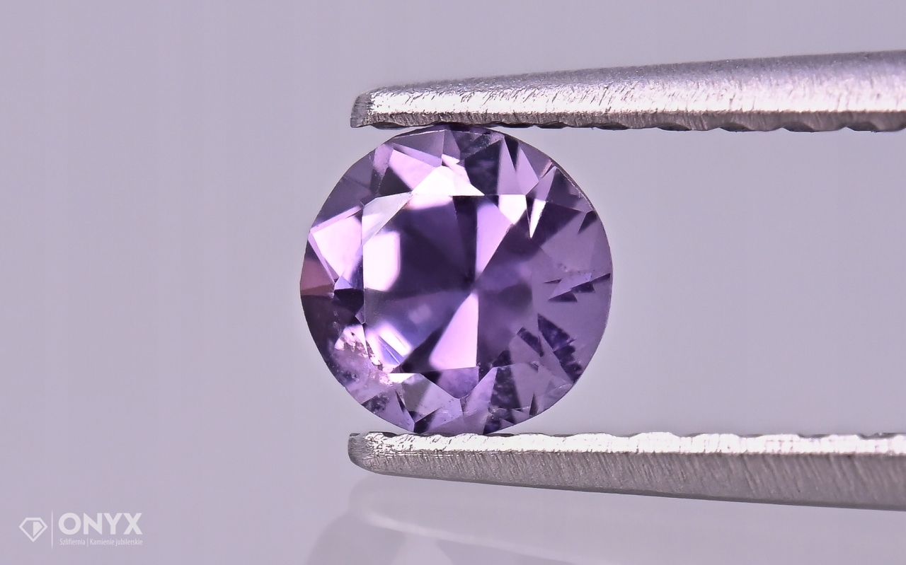 Spinel fazetovaný kulatý fi 4 mm