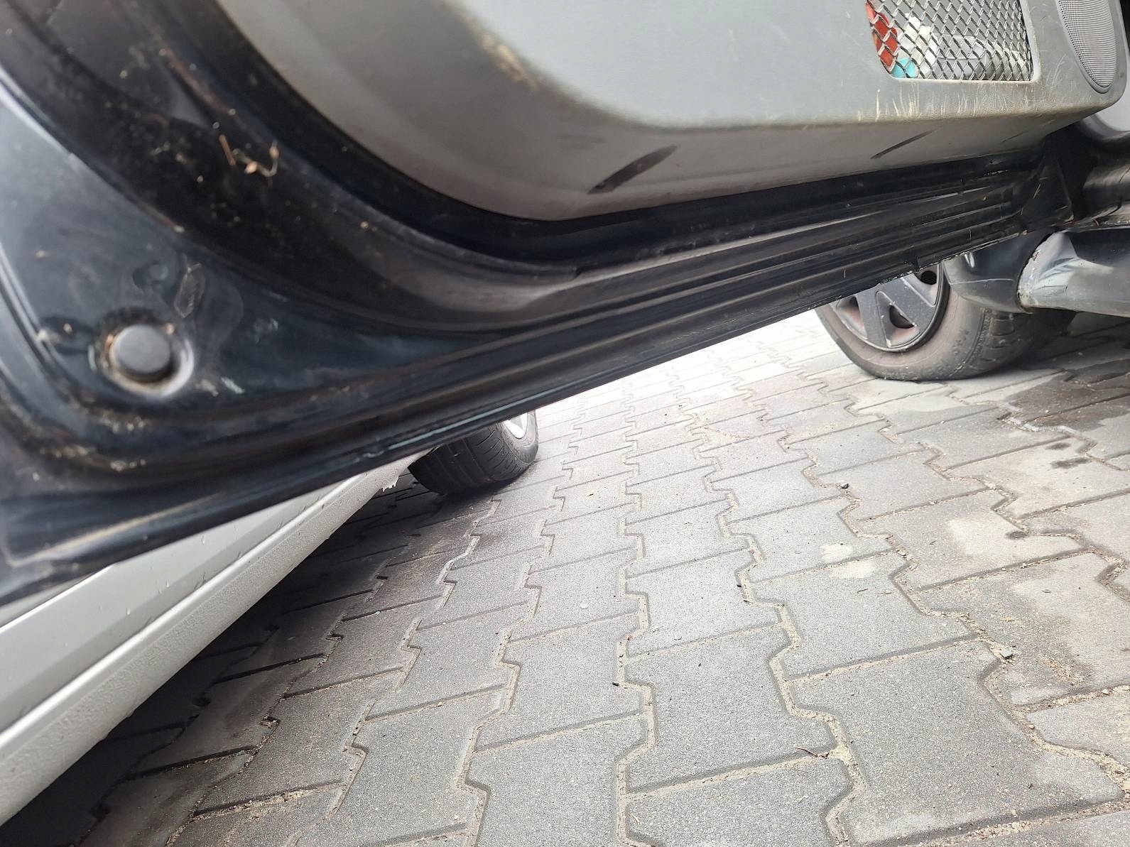 door complete left front 3D VOLKSWAGEN NEW BEETLE and L041
