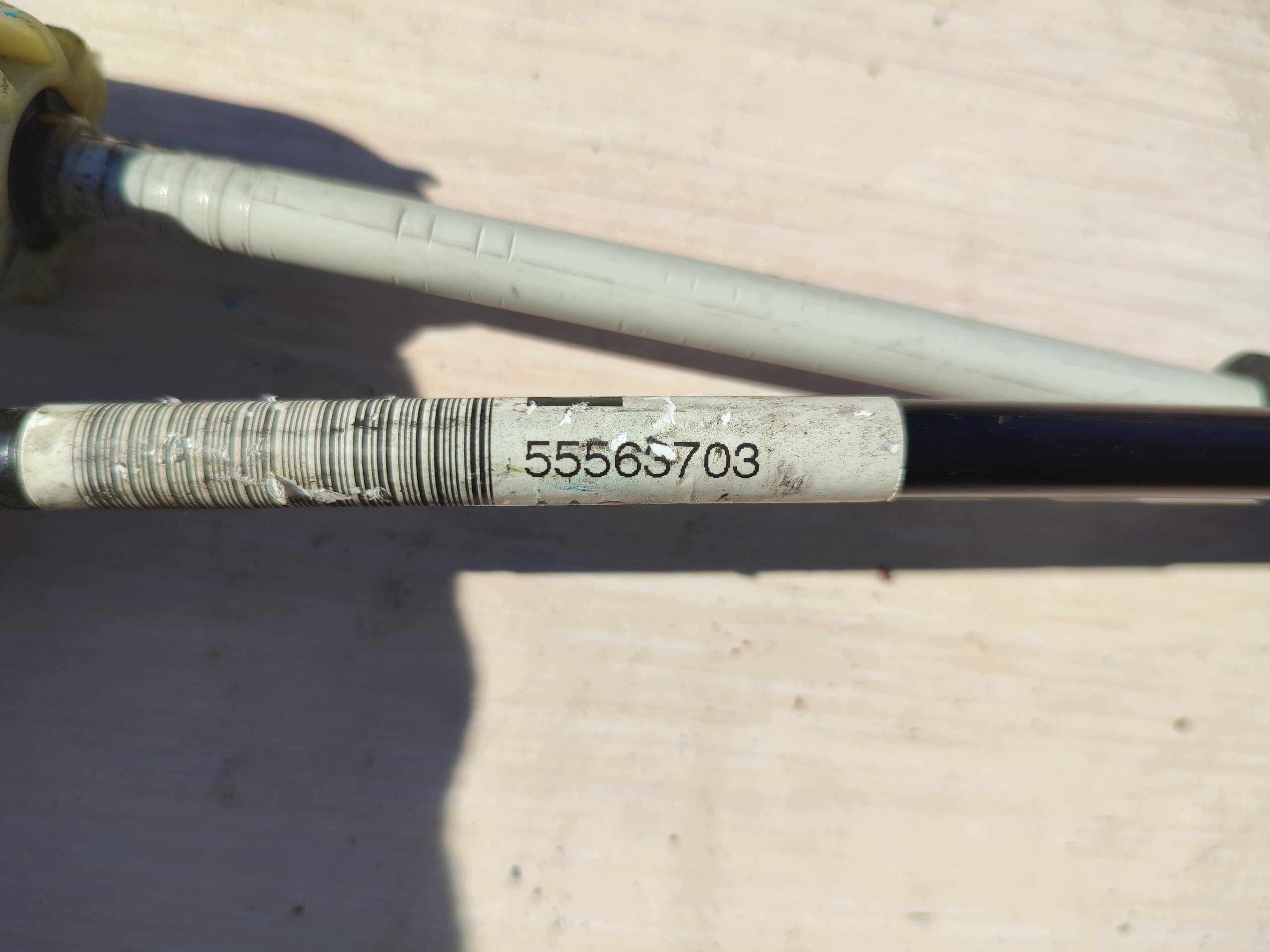 OPEL ASTRA J Bowdenzug Schalt getriebe 55563703 AAC