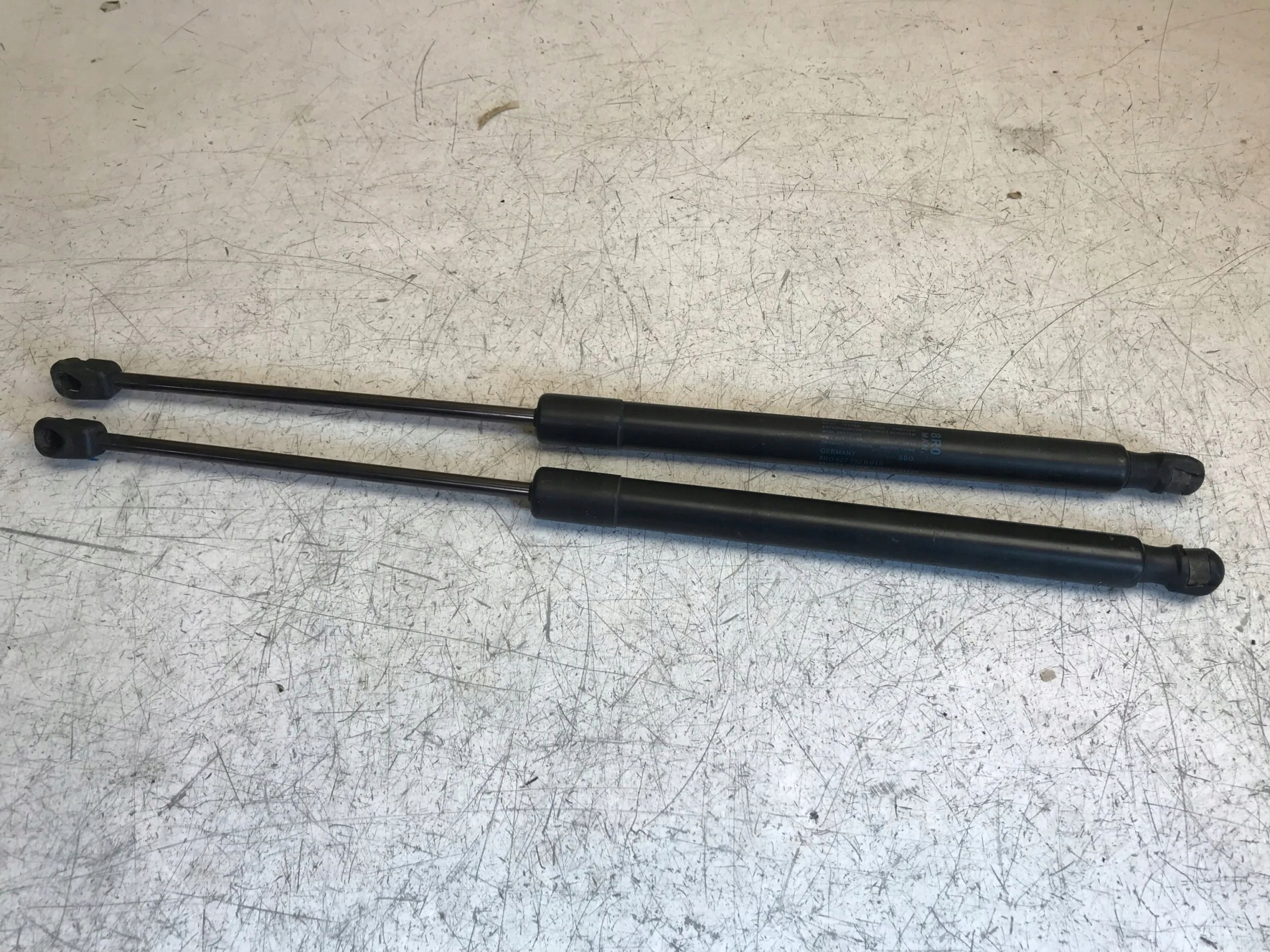 SILOWNIKI bonnet boot AUDI Q5 8R0827552B