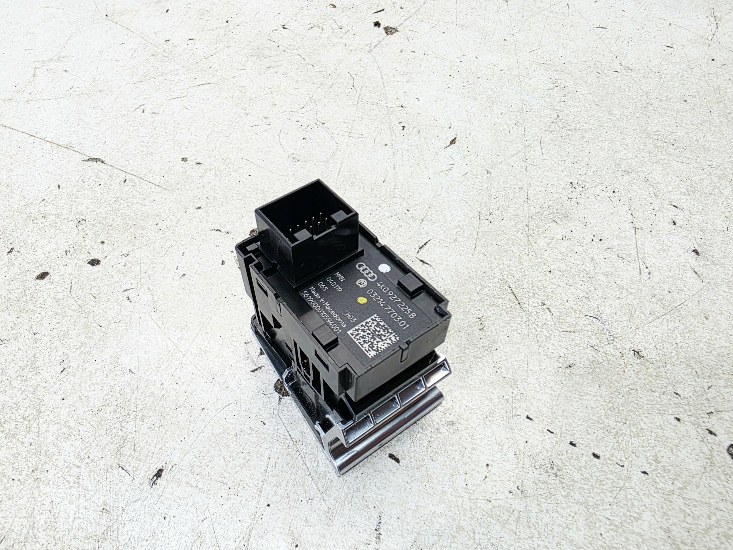 GUZIK button electric brake AUDI A6 C8 A7 4K0927225B
