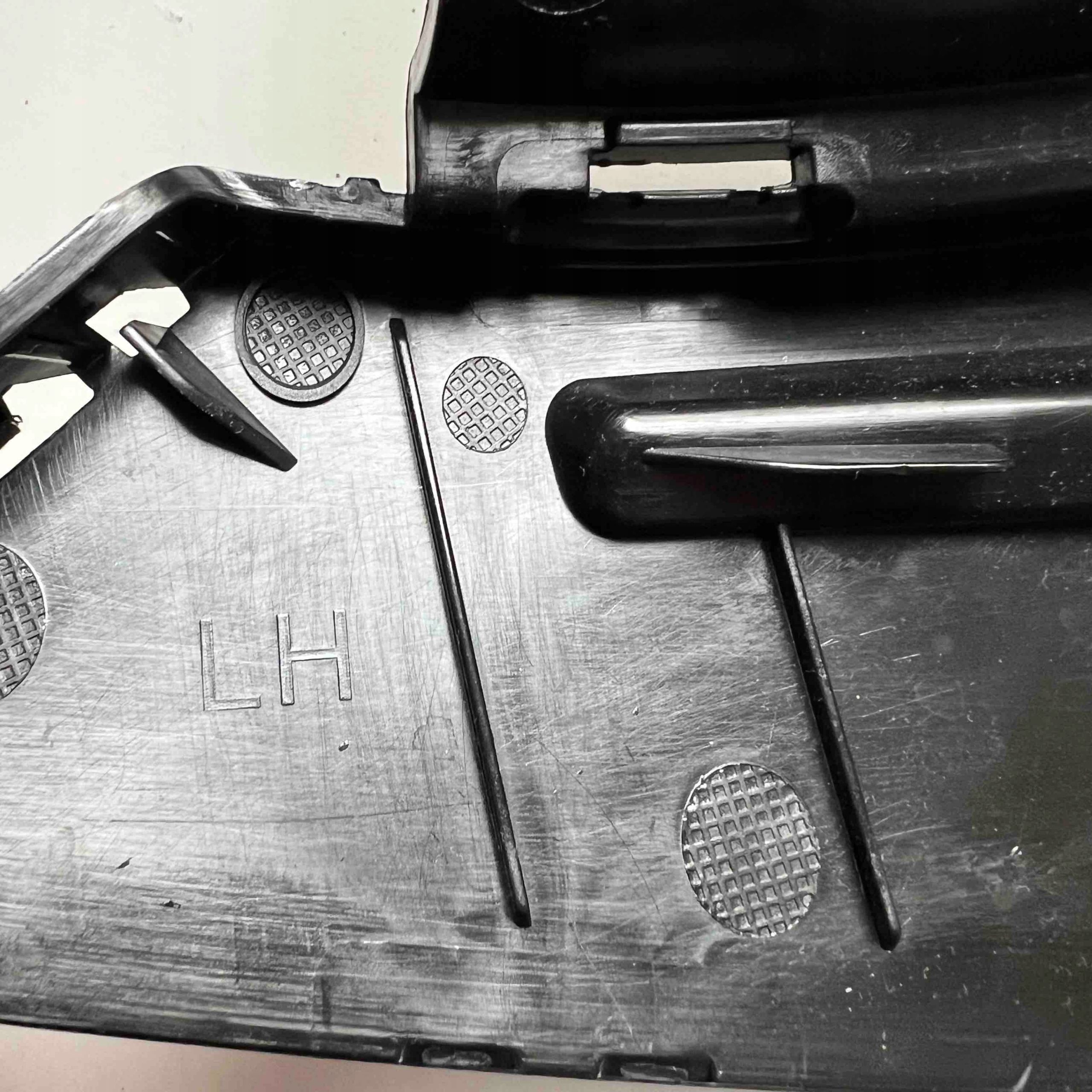 MERCEDES CLA 118 holder console support left of a bumper front A1188852303