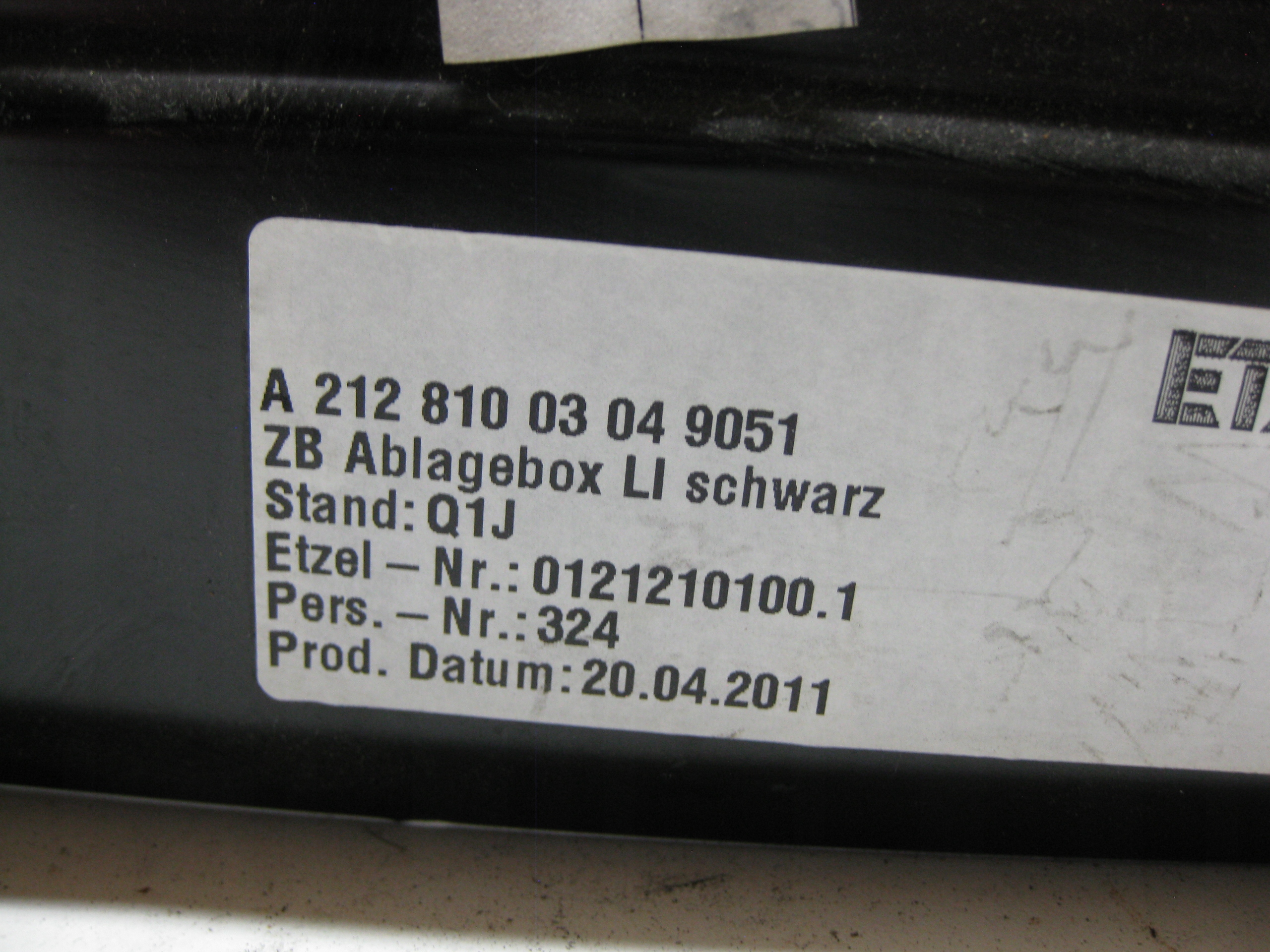 MERCEDES W212 E KLASA 11r passenger compartment seat left front A2128100304