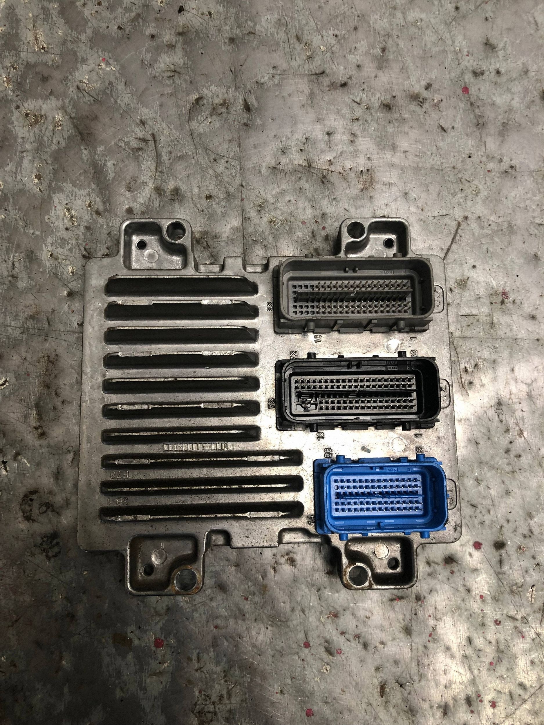 computer des motors OPEL ASTRA J 12647241